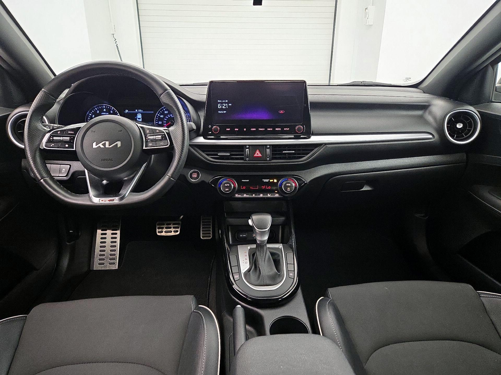 Thumbnail: 2023 Kia Forte - 9