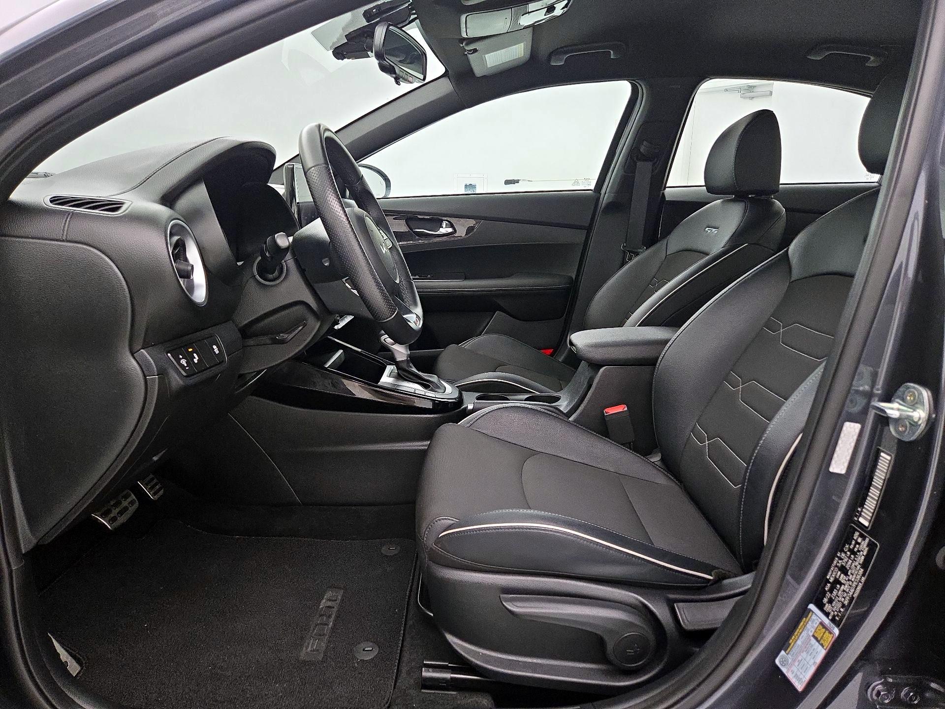 Thumbnail: 2023 Kia Forte - 11