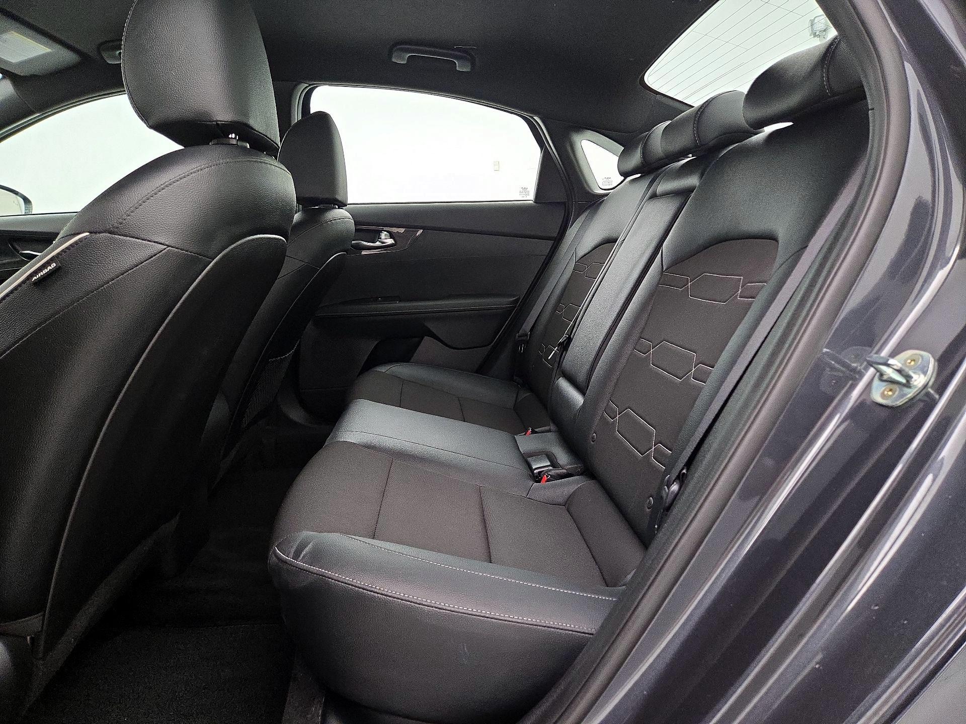 Thumbnail: 2023 Kia Forte - 19