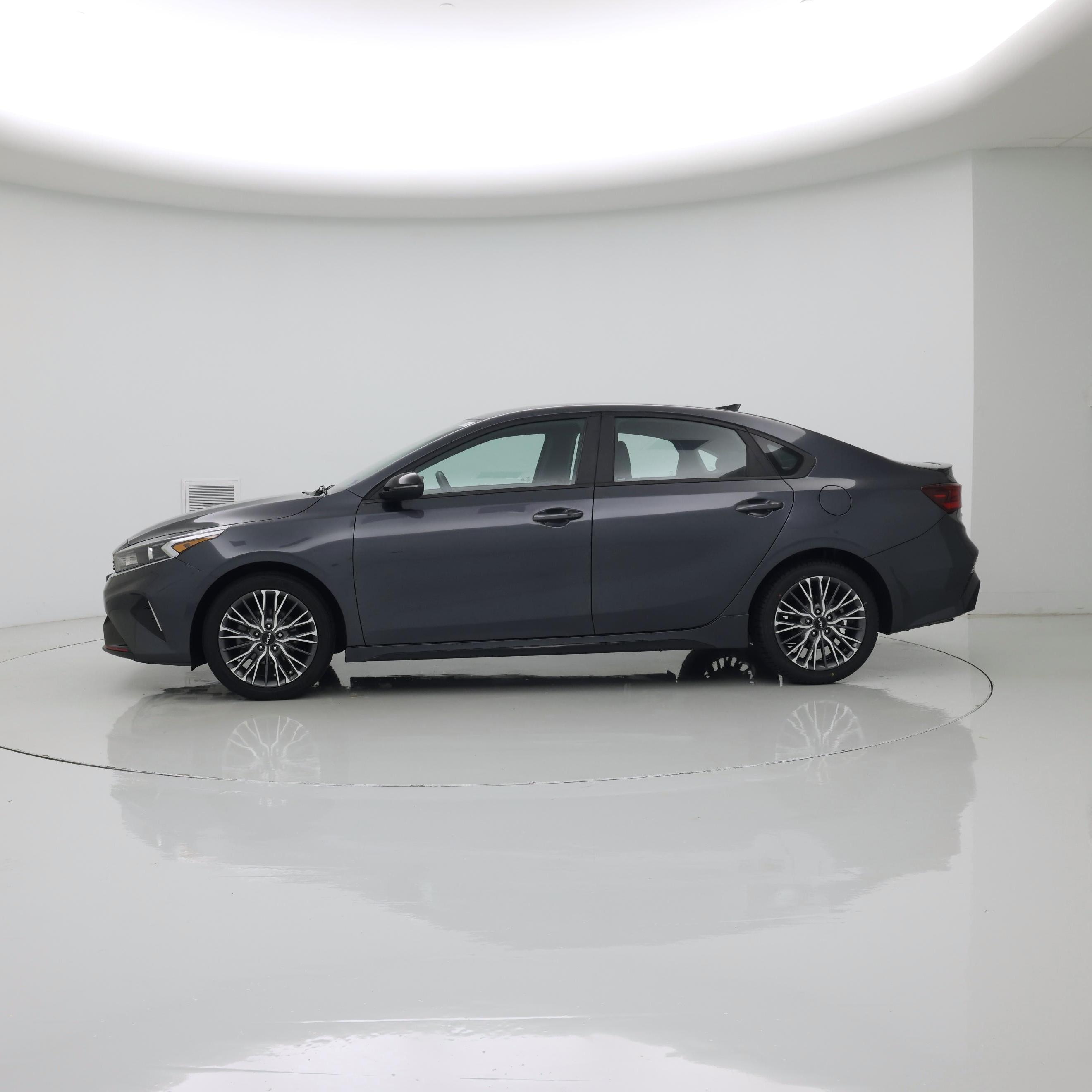 Thumbnail: 2023 Kia Forte - 3
