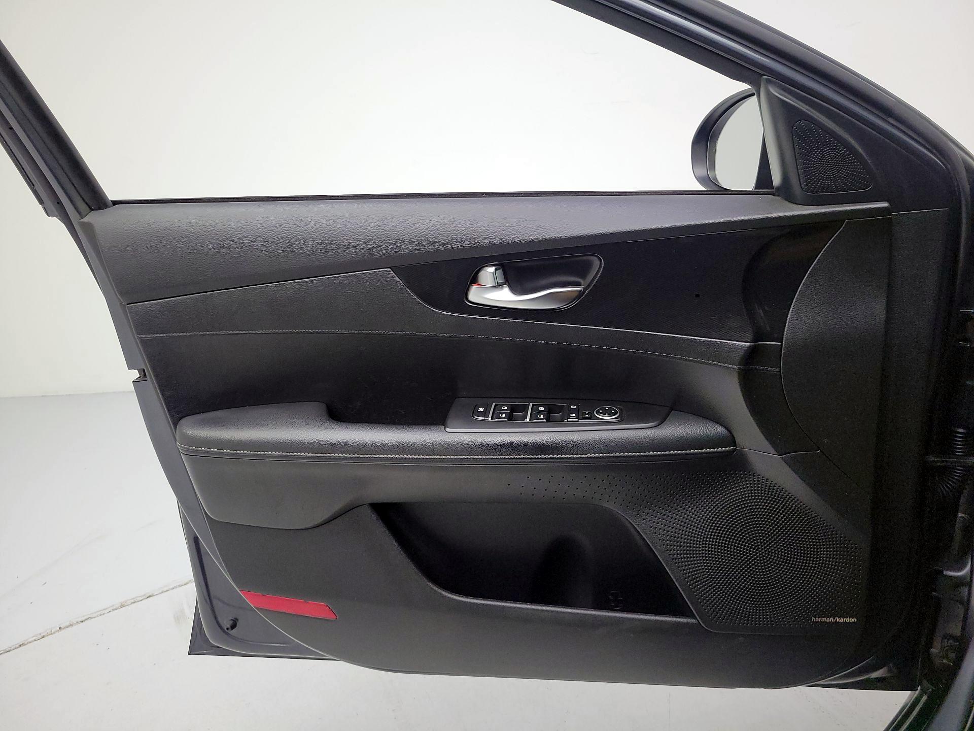 Thumbnail: 2023 Kia Forte - 12