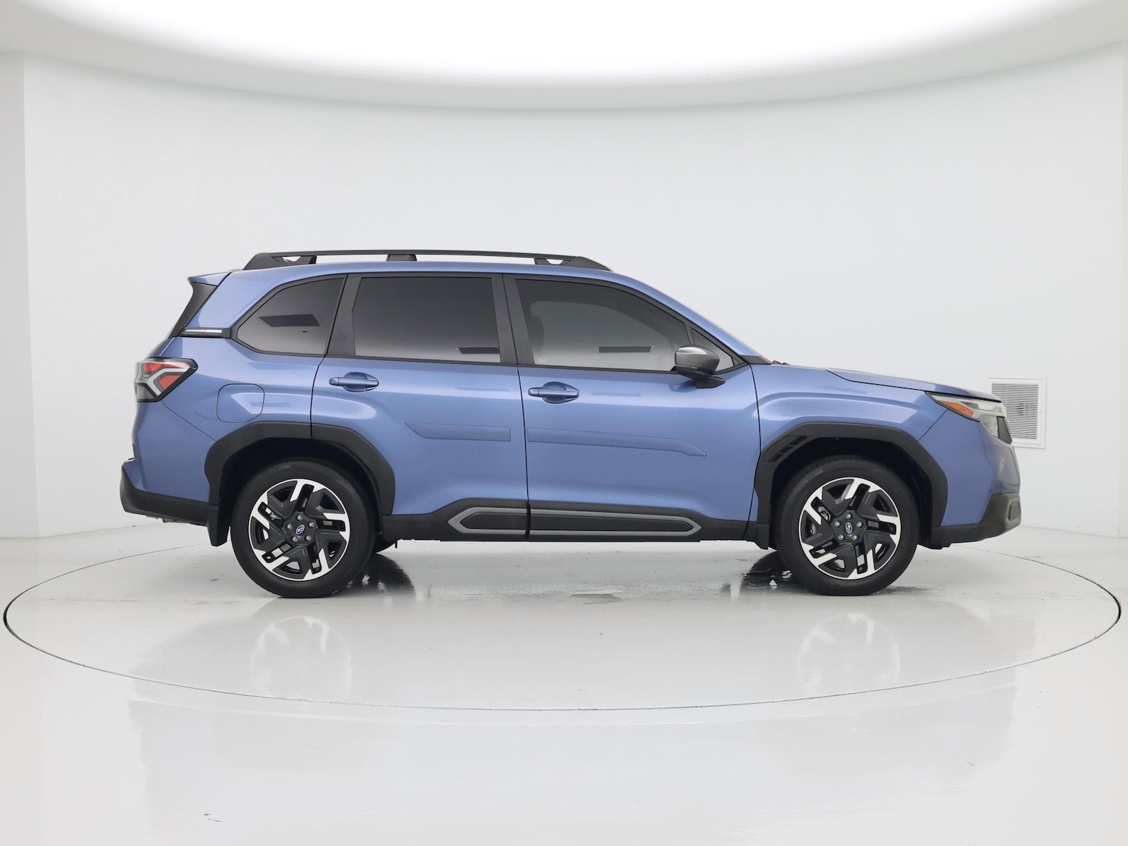 2025 Subaru Forester Limited - Photo 8