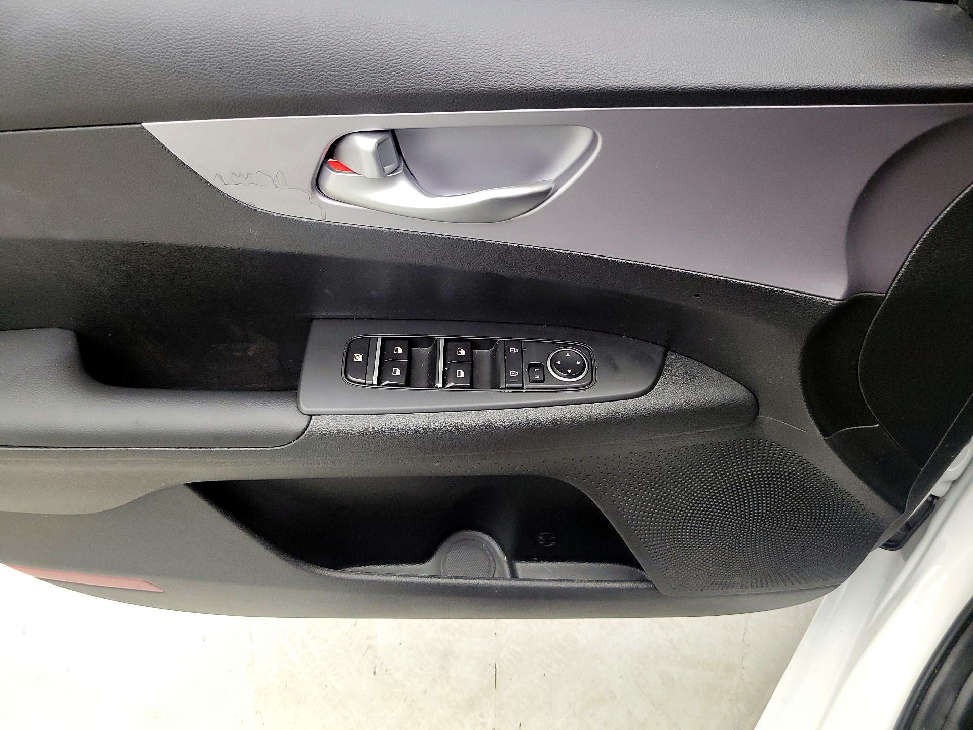 Thumbnail: 2024 Kia Forte - 12
