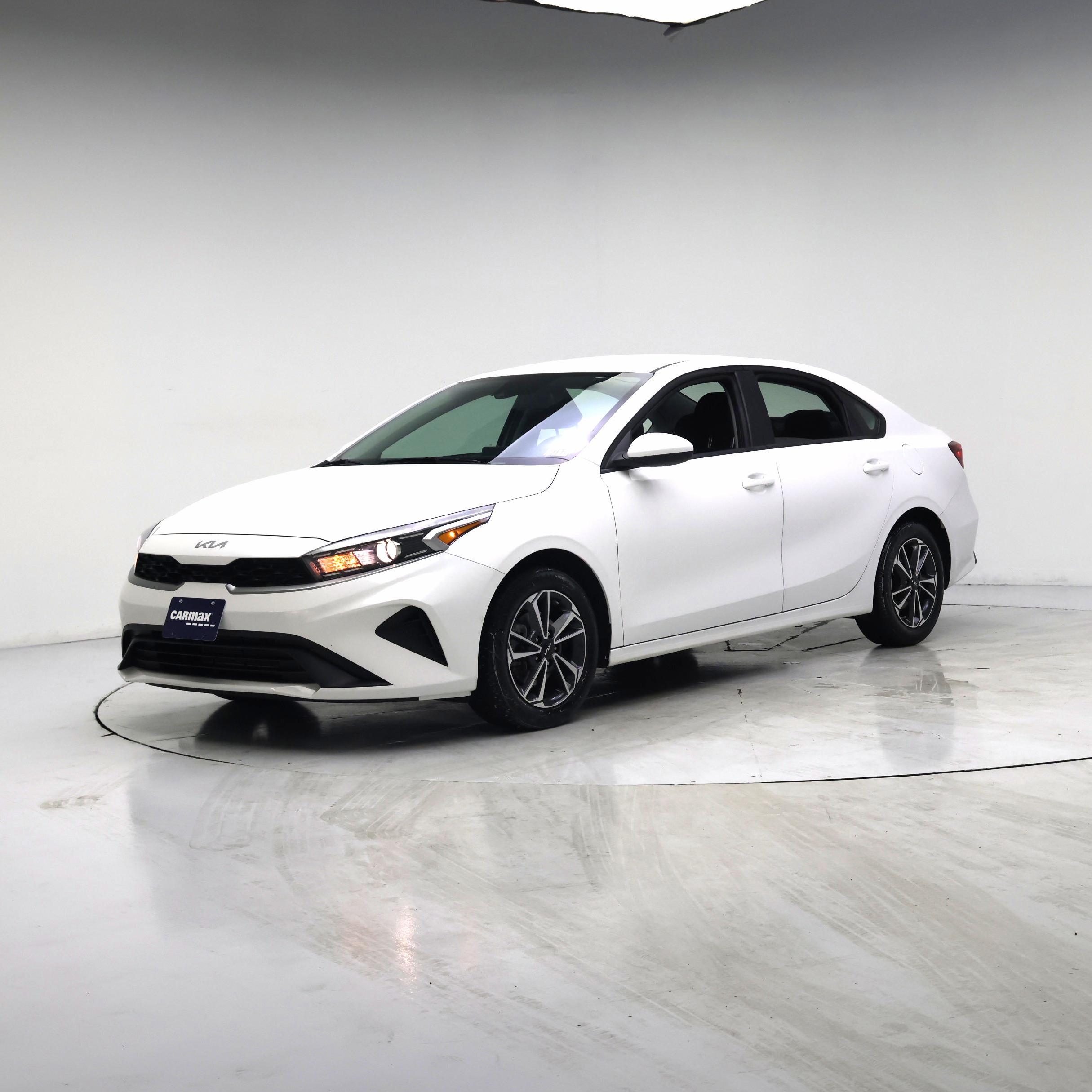 Thumbnail: 2024 Kia Forte - 4