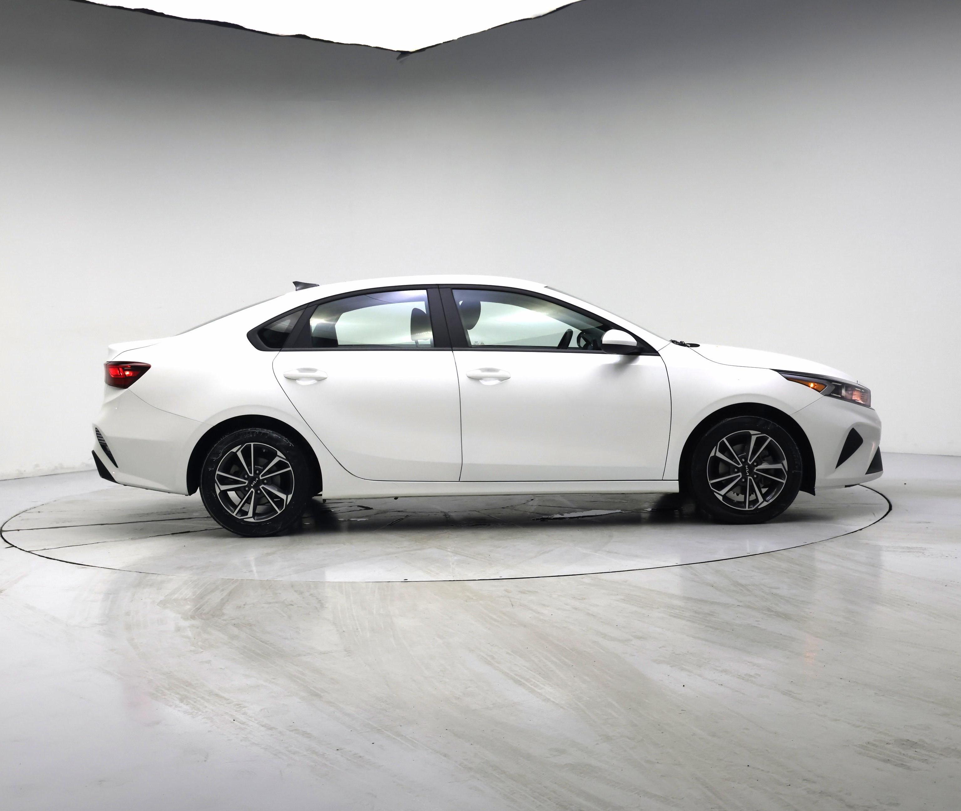Thumbnail: 2024 Kia Forte - 7