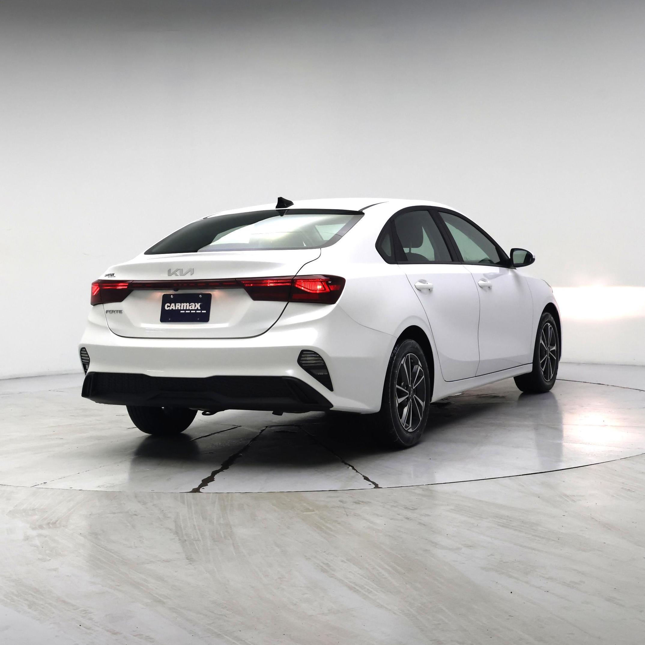 Thumbnail: 2024 Kia Forte - 8