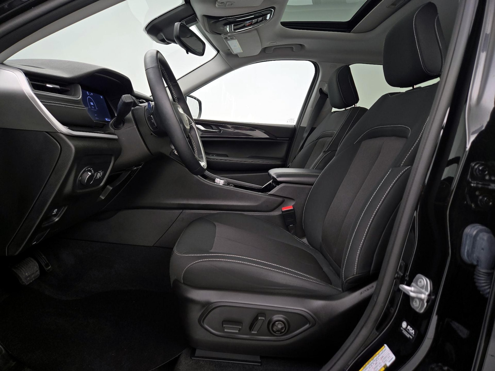2022 Jeep Grand Cherokee L Laredo - Photo 12