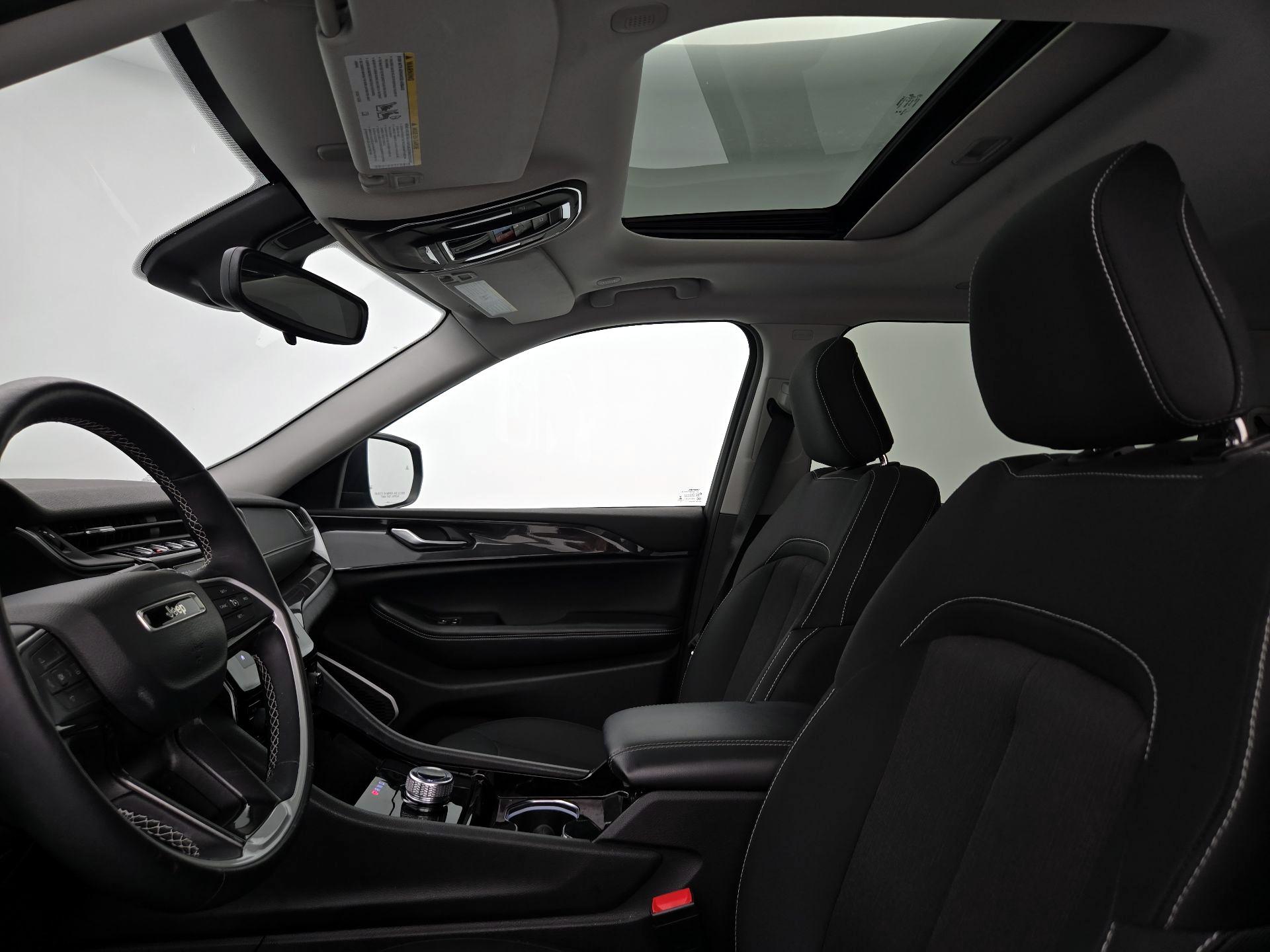 Thumbnail: 2022 Jeep Grand Cherokee L - 19
