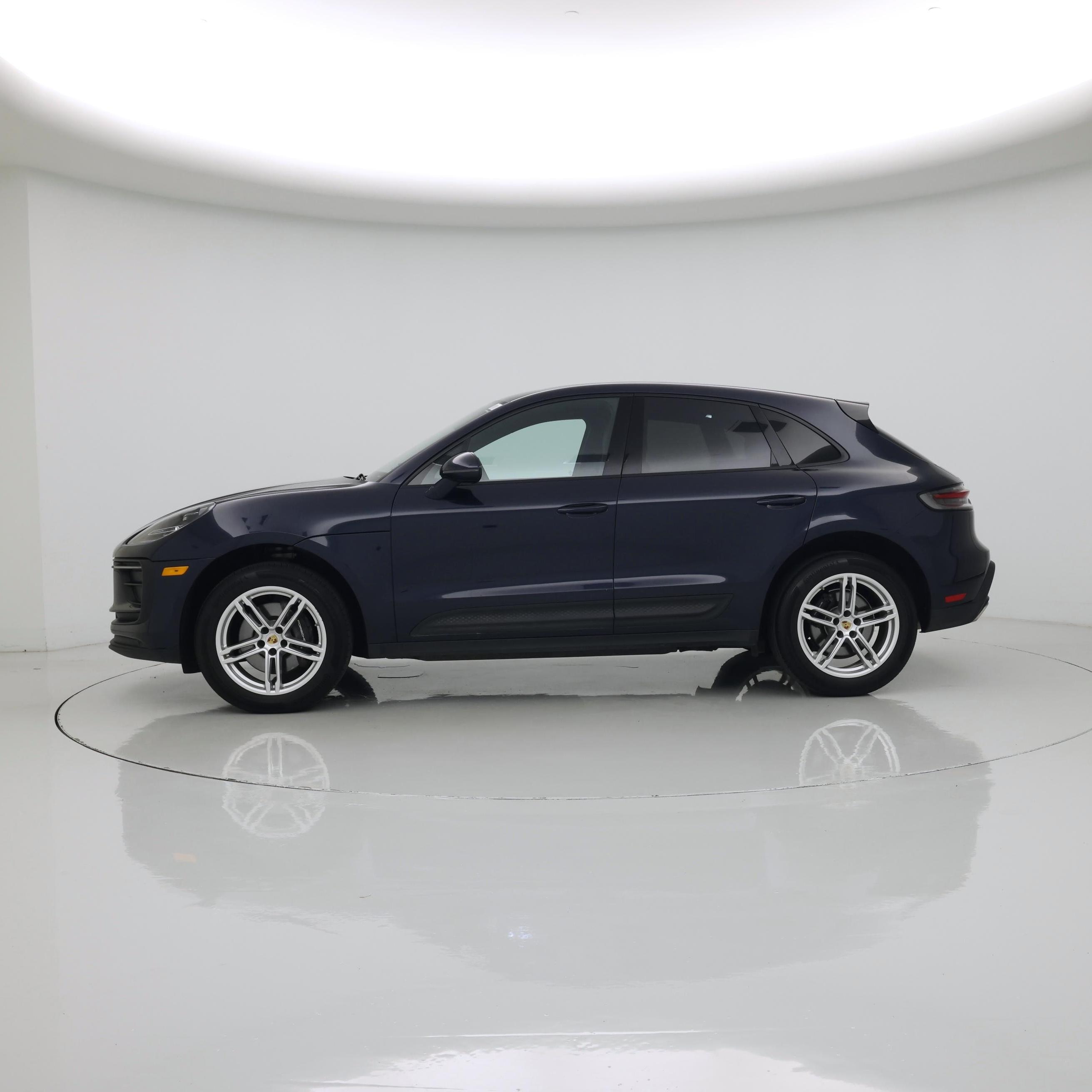 Thumbnail: 2023 Porsche Macan - 3