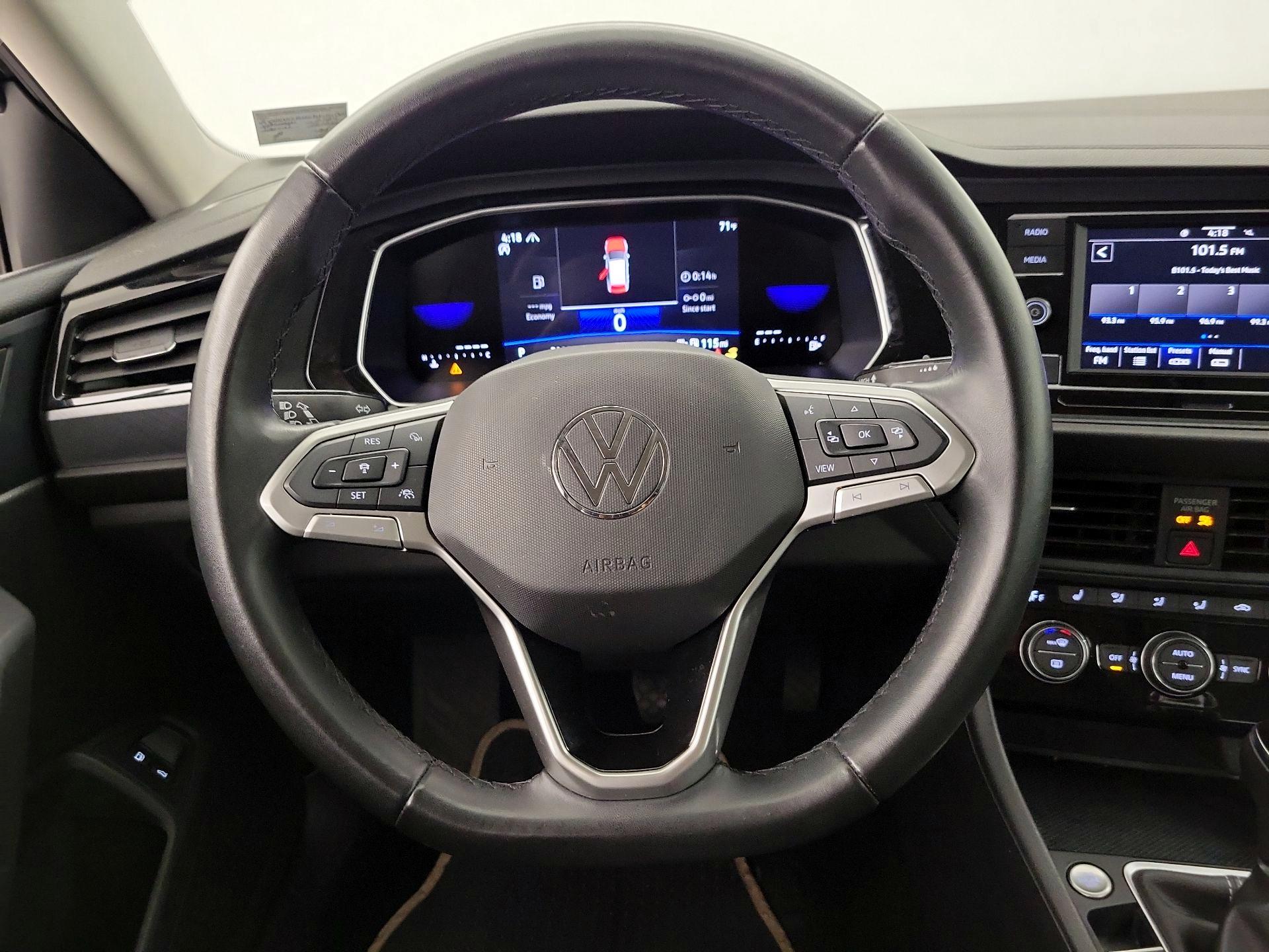 Thumbnail: 2024 Volkswagen Jetta - 10