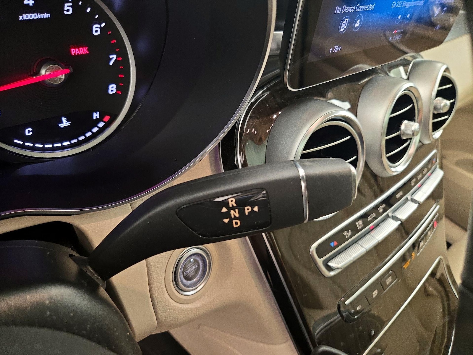 2022 Mercedes-Benz GLC GLC300 - Photo 18