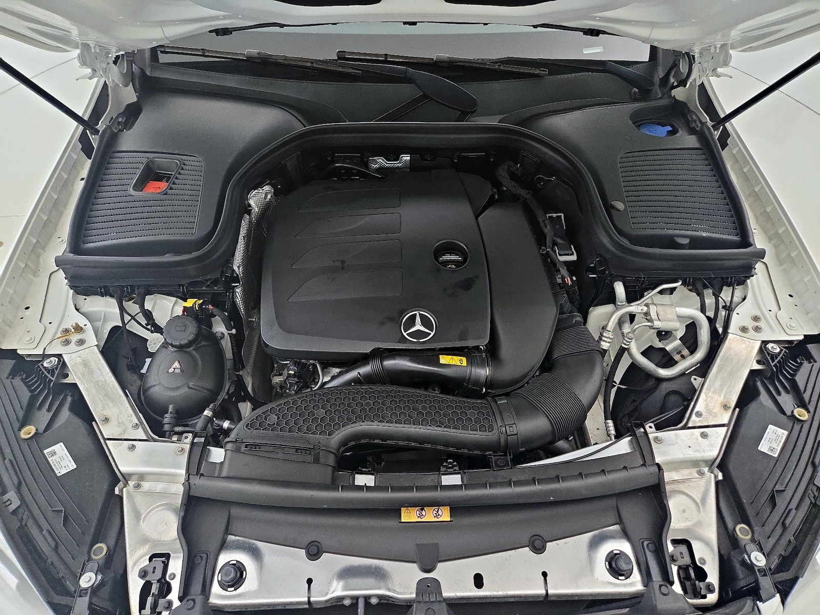 2022 Mercedes-Benz GLC GLC300 - Photo 24