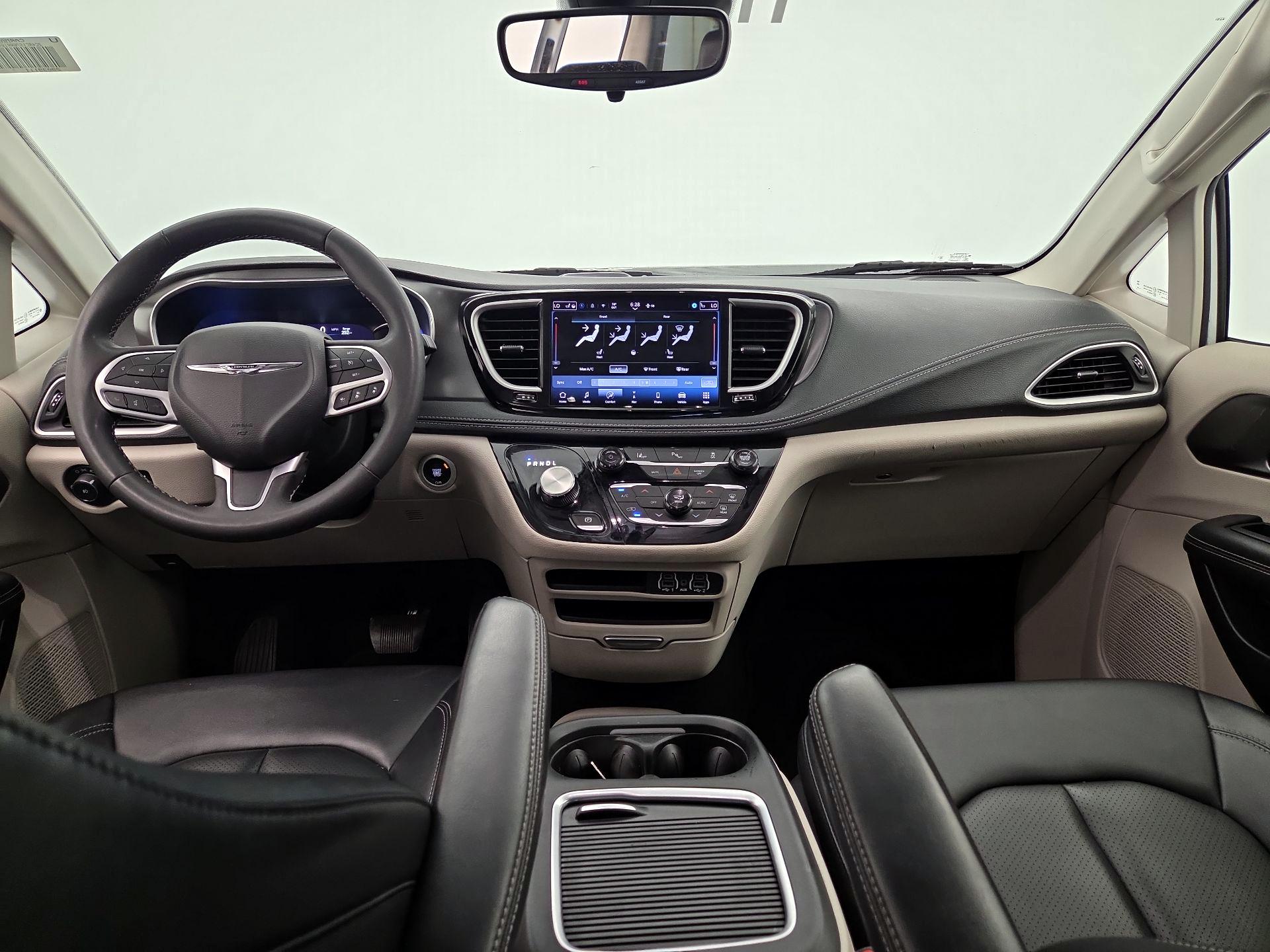 Thumbnail: 2024 Chrysler Pacifica - 9