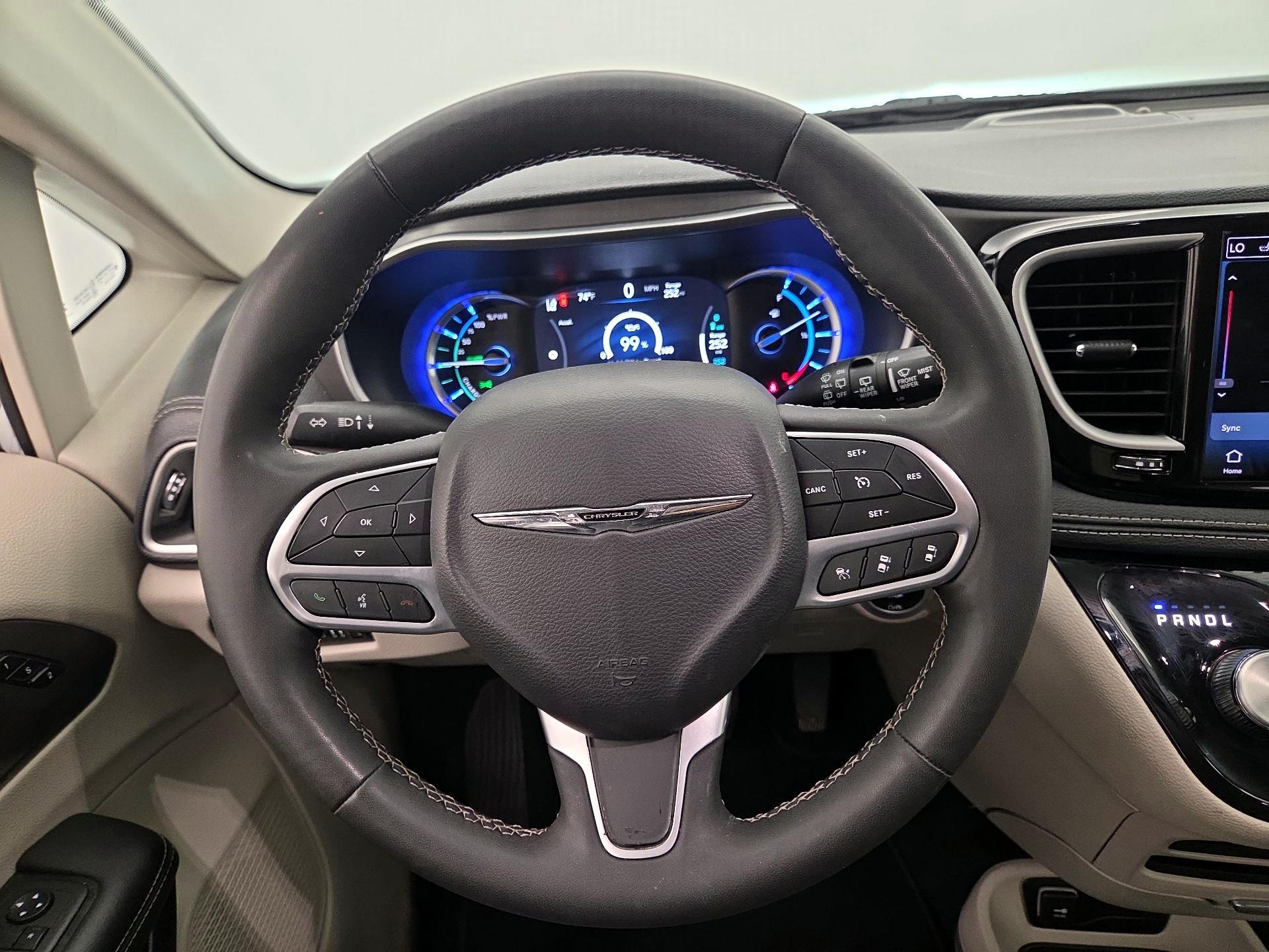 Thumbnail: 2024 Chrysler Pacifica - 10