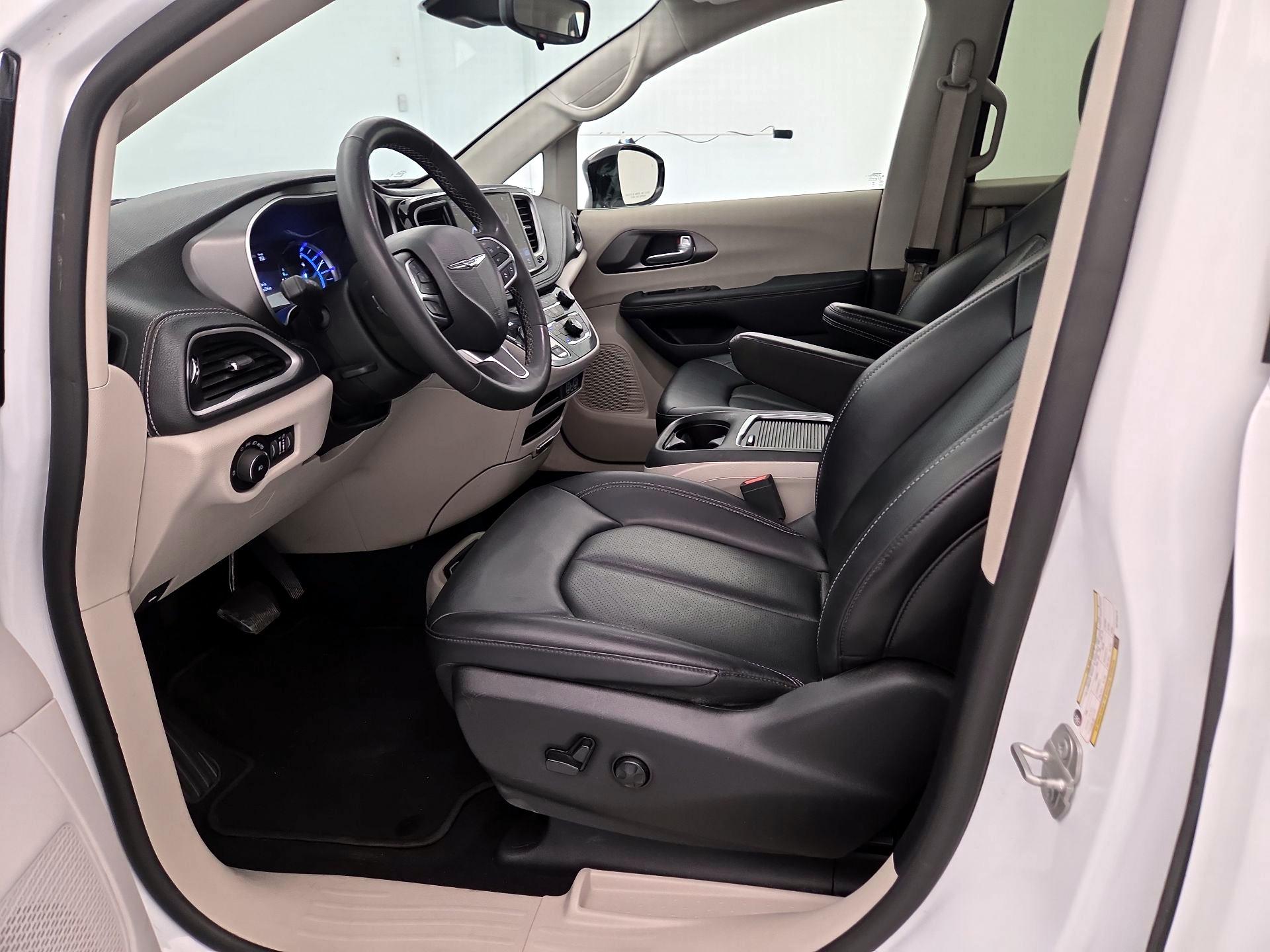 Thumbnail: 2024 Chrysler Pacifica - 11