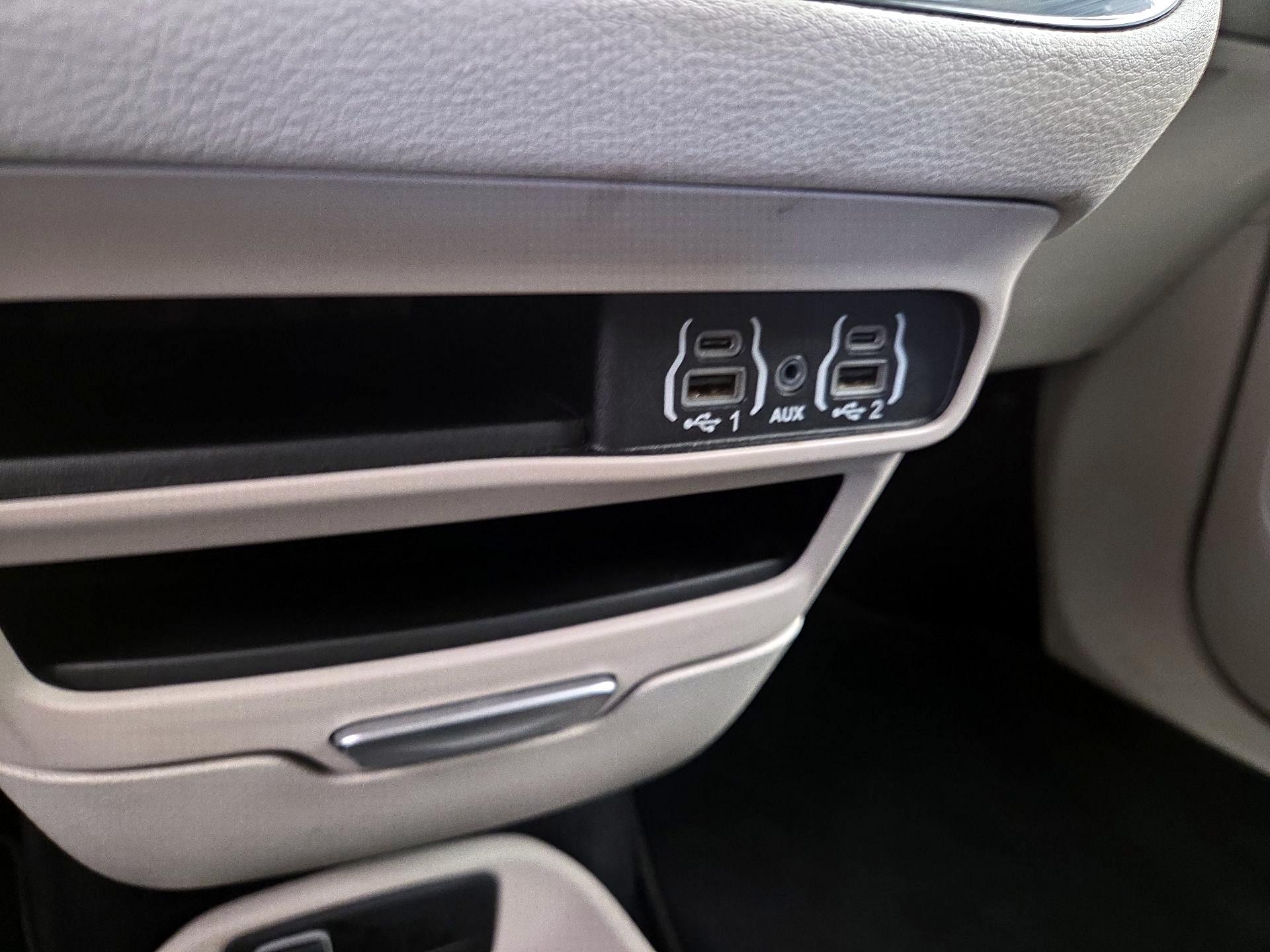Thumbnail: 2024 Chrysler Pacifica - 18