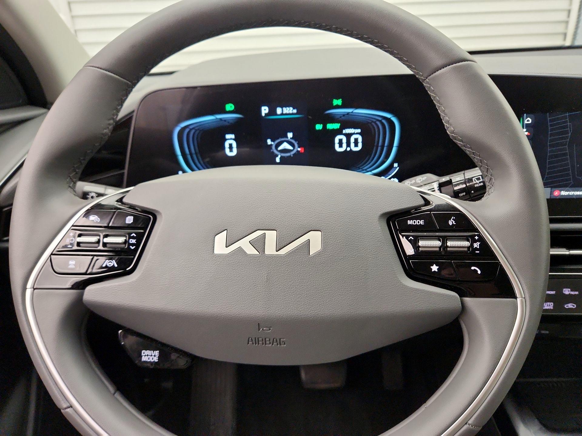 Thumbnail: 2025 Kia Niro - 10