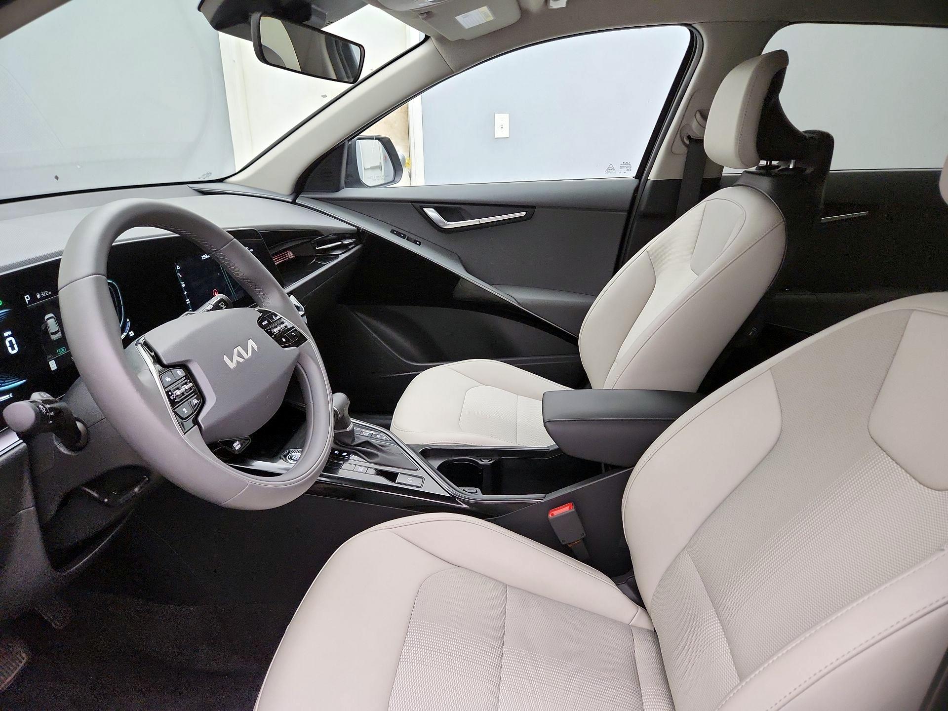 Thumbnail: 2025 Kia Niro - 11