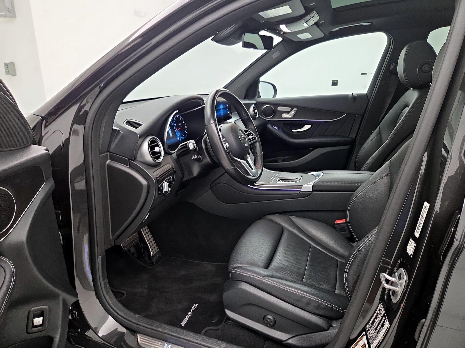 2022 Mercedes-Benz GLC GLC300 - Photo 12