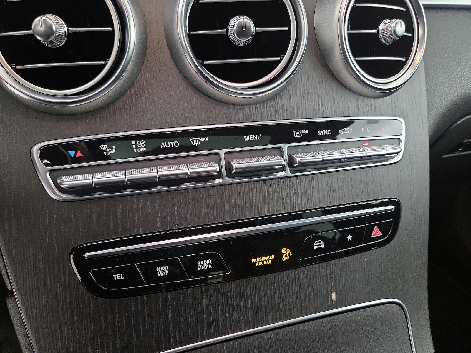 2022 Mercedes-Benz GLC GLC300 - Photo 17