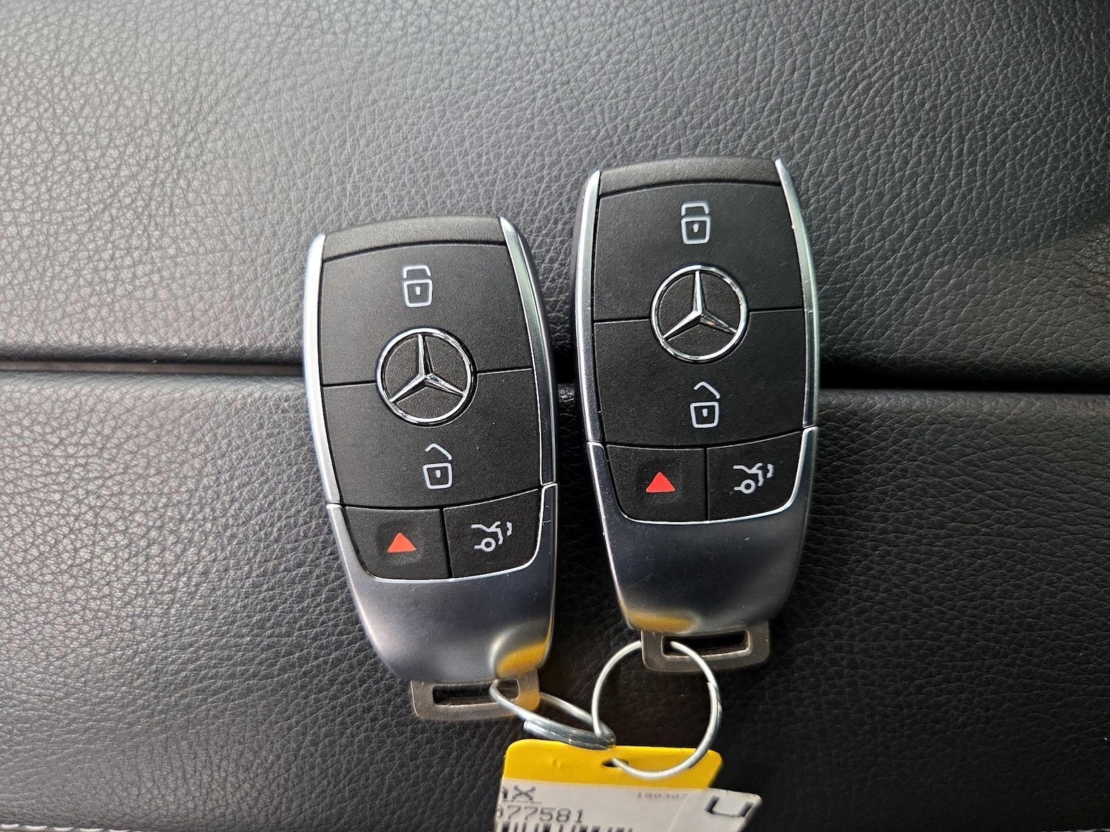 2022 Mercedes-Benz GLC GLC300 - Photo 25