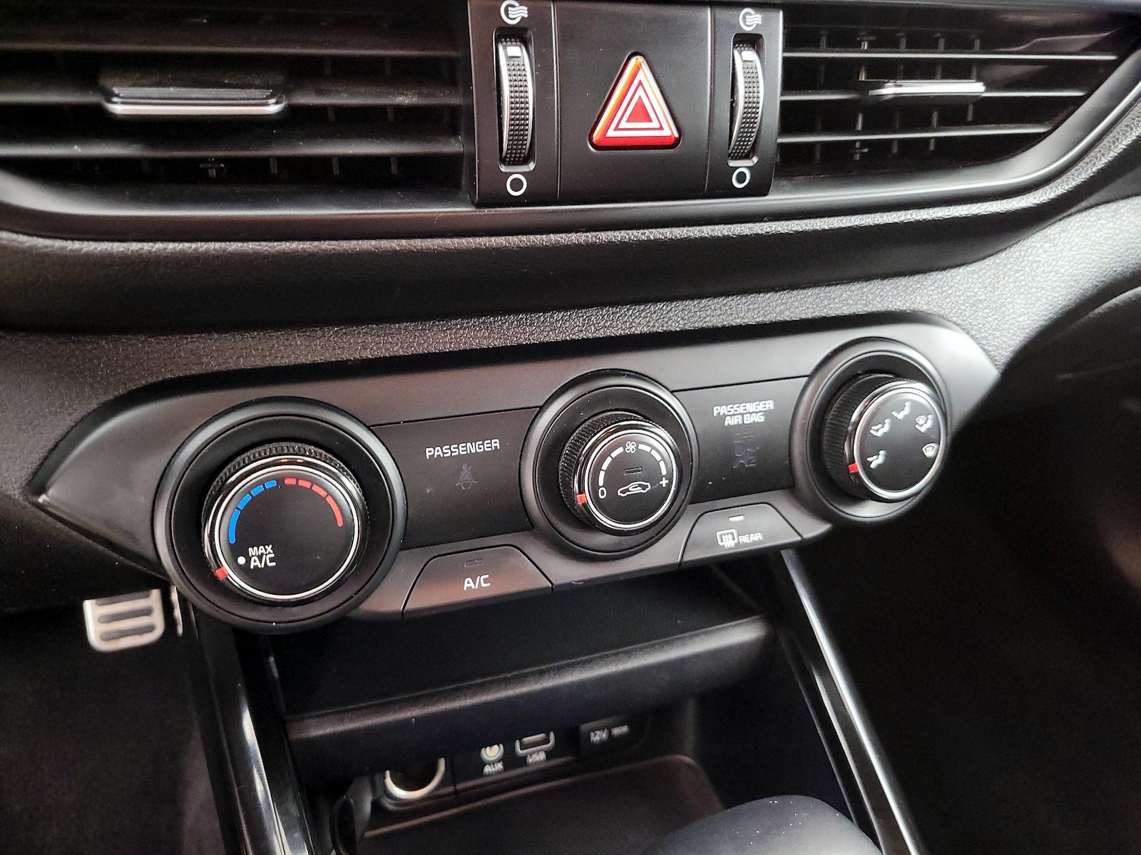 2021 Kia Forte GT-Line - Photo 17