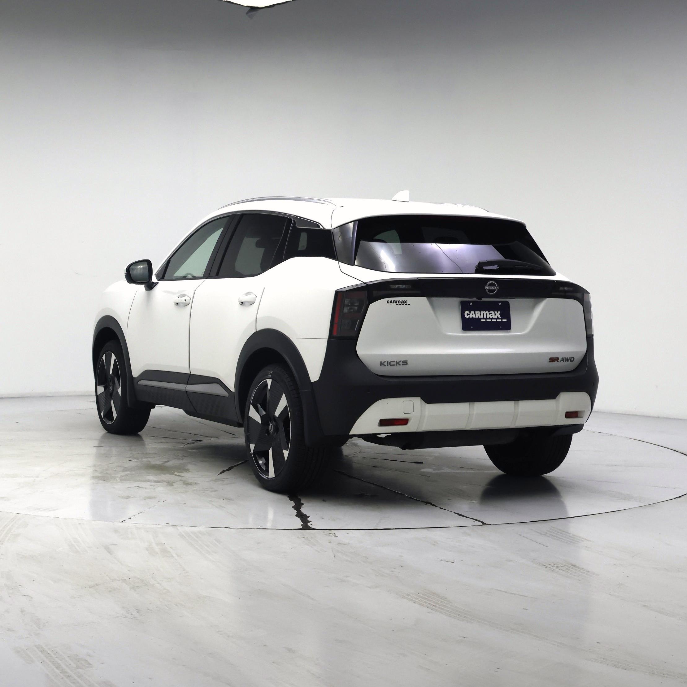 Thumbnail: 2025 Nissan Kicks - 2