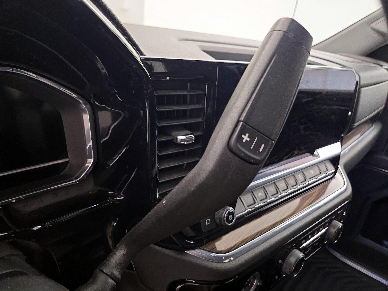 2024 Chevrolet Silverado 1500 LT - Photo 19