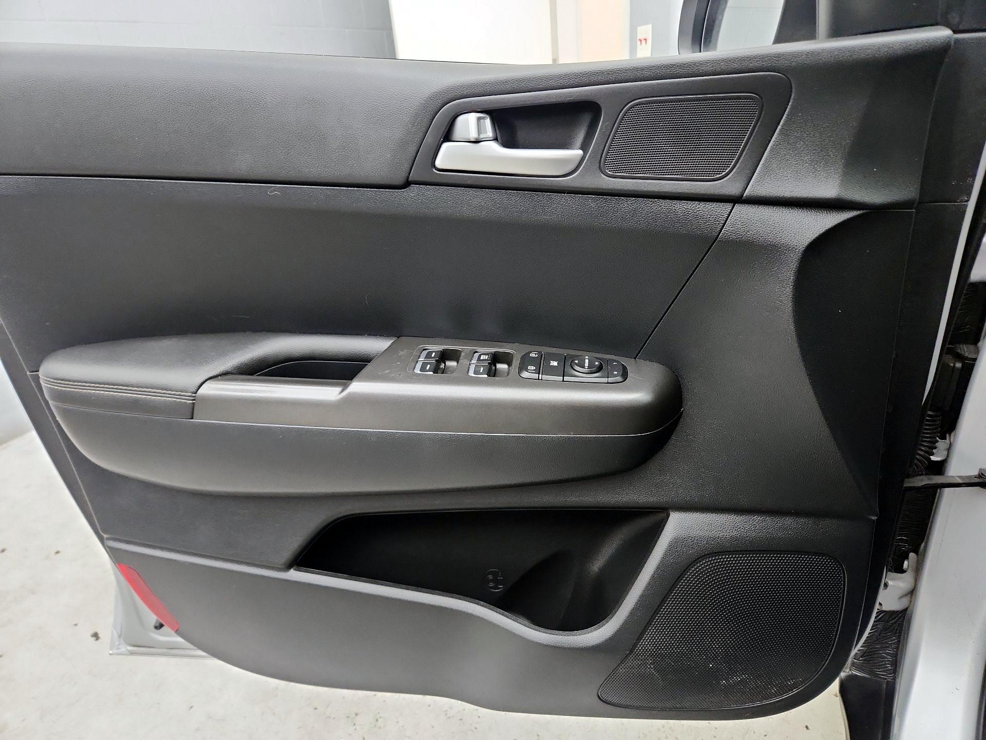 Thumbnail: 2021 Kia Sportage - 12