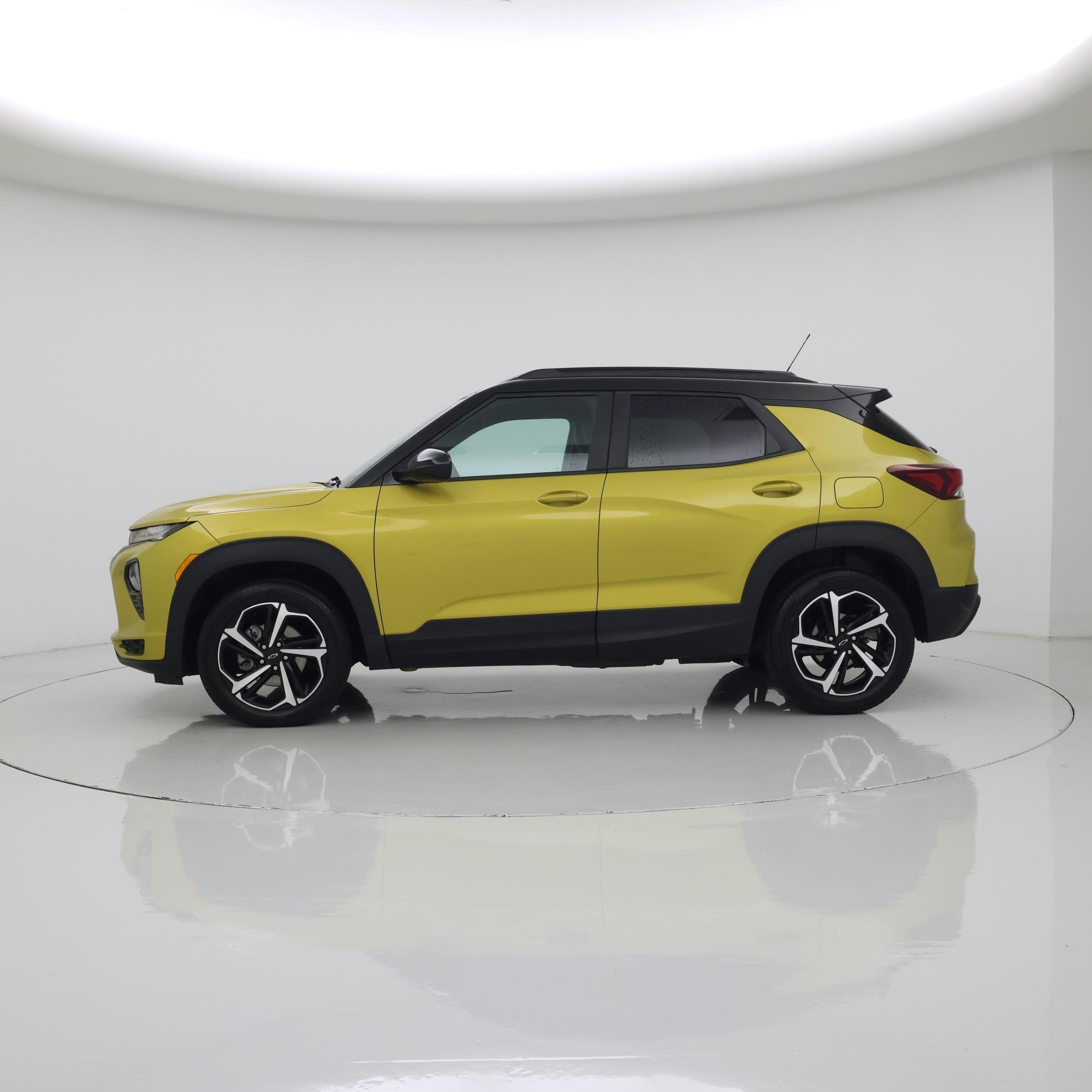 Thumbnail: 2023 Chevrolet TrailBlazer - 3