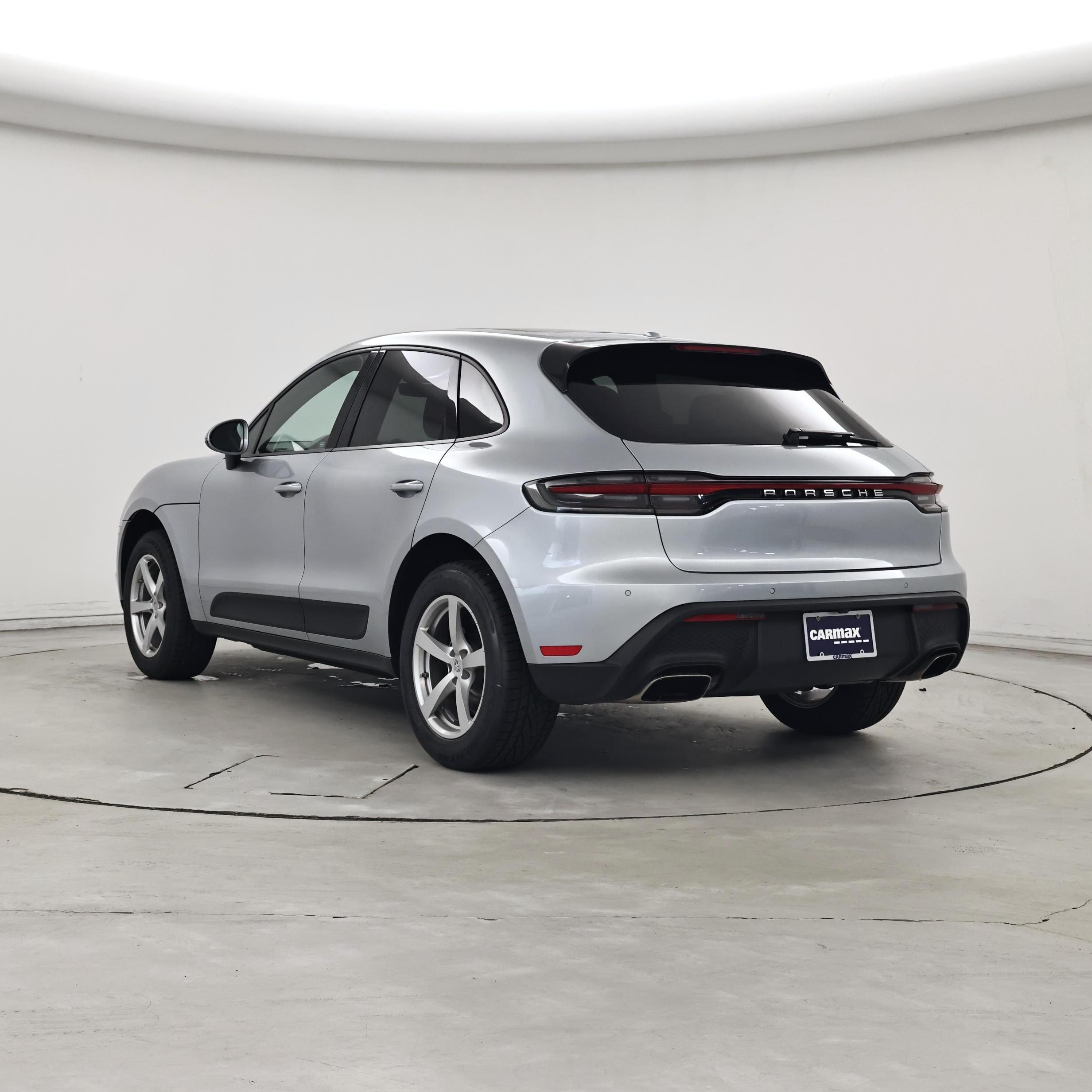 Thumbnail: 2020 Porsche Macan - 2