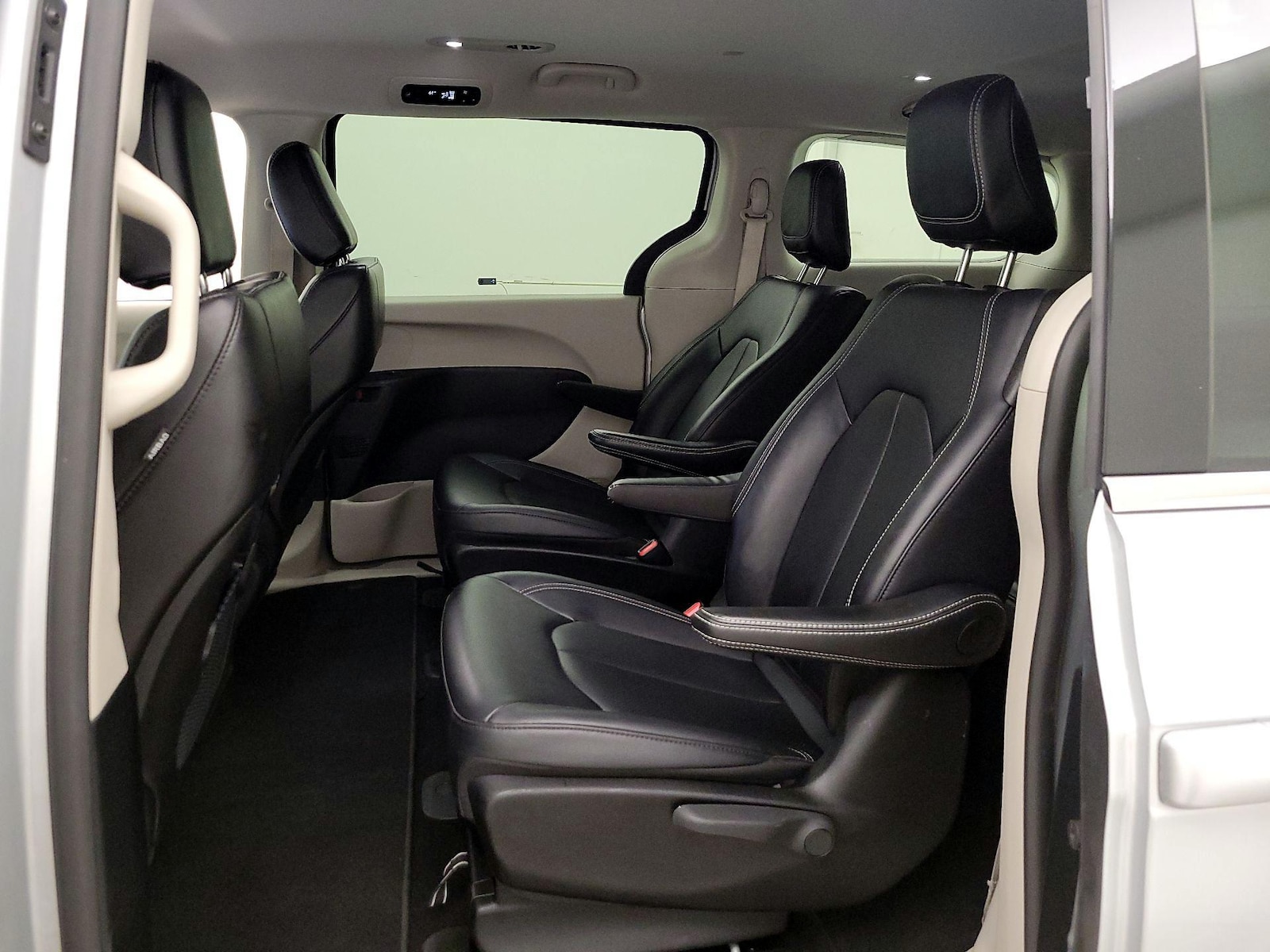 2024 Chrysler Pacifica PHEV Select - Photo 21