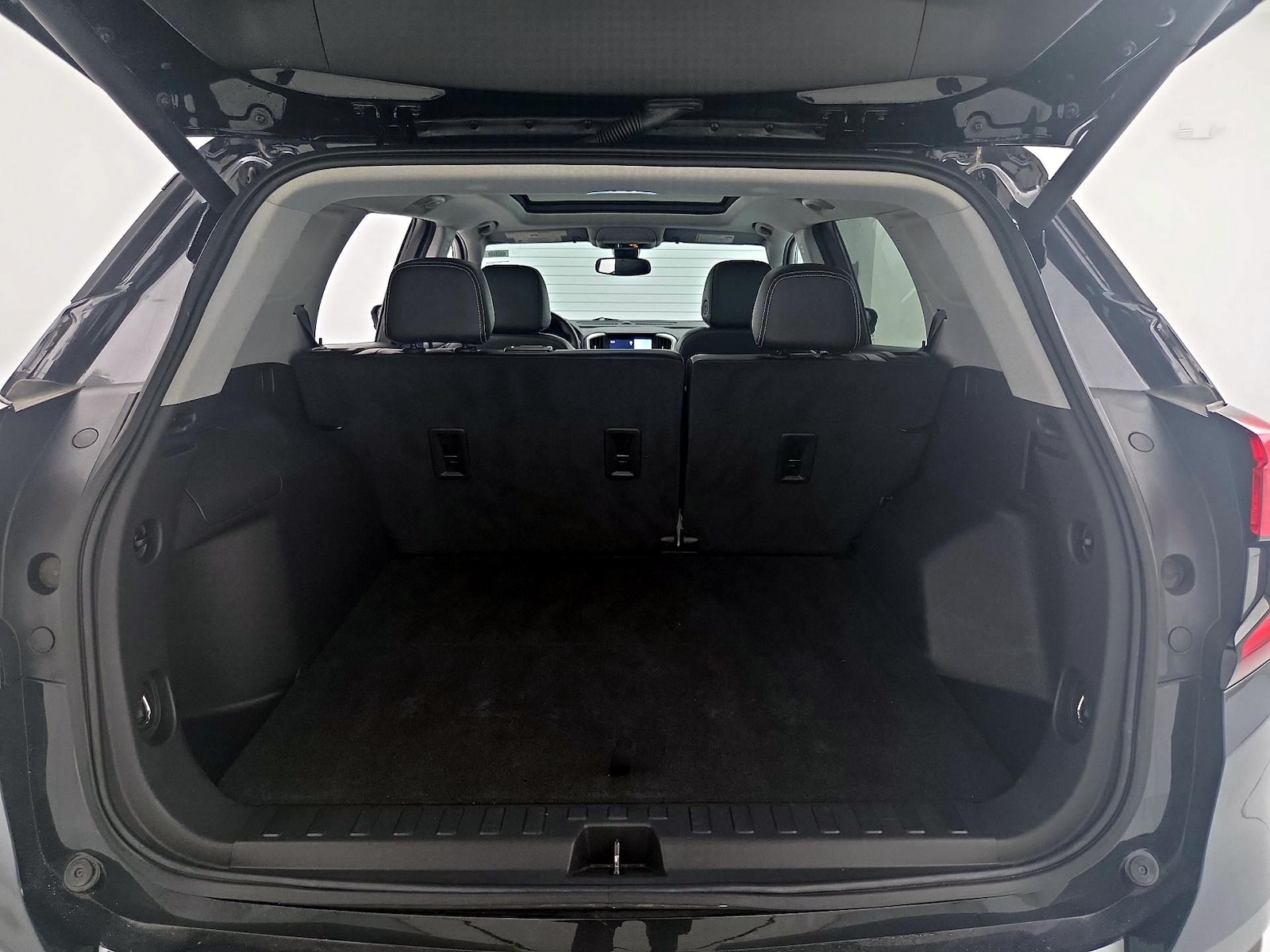 2023 GMC Terrain SLT - Photo 23