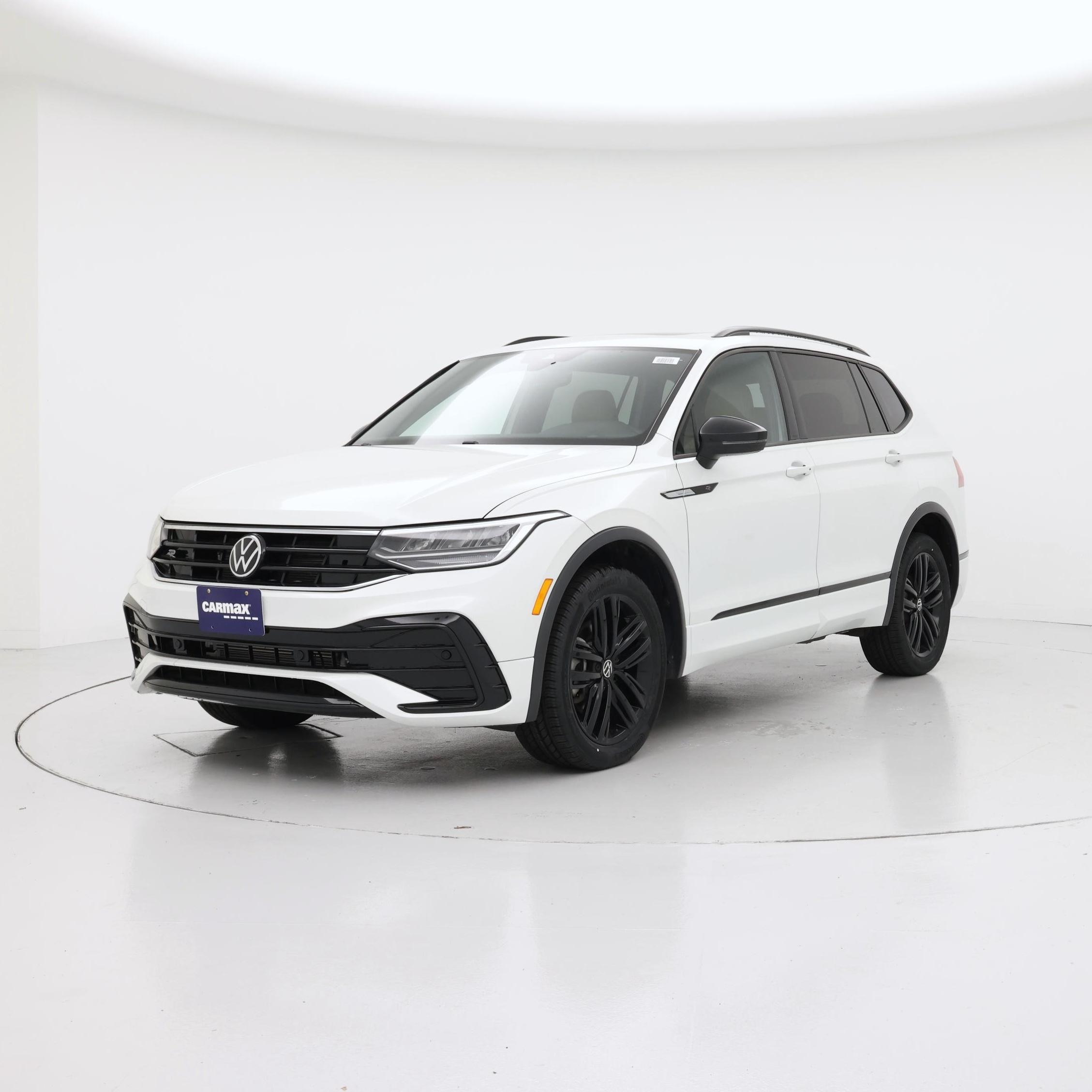 Thumbnail: 2022 Volkswagen Tiguan - 4
