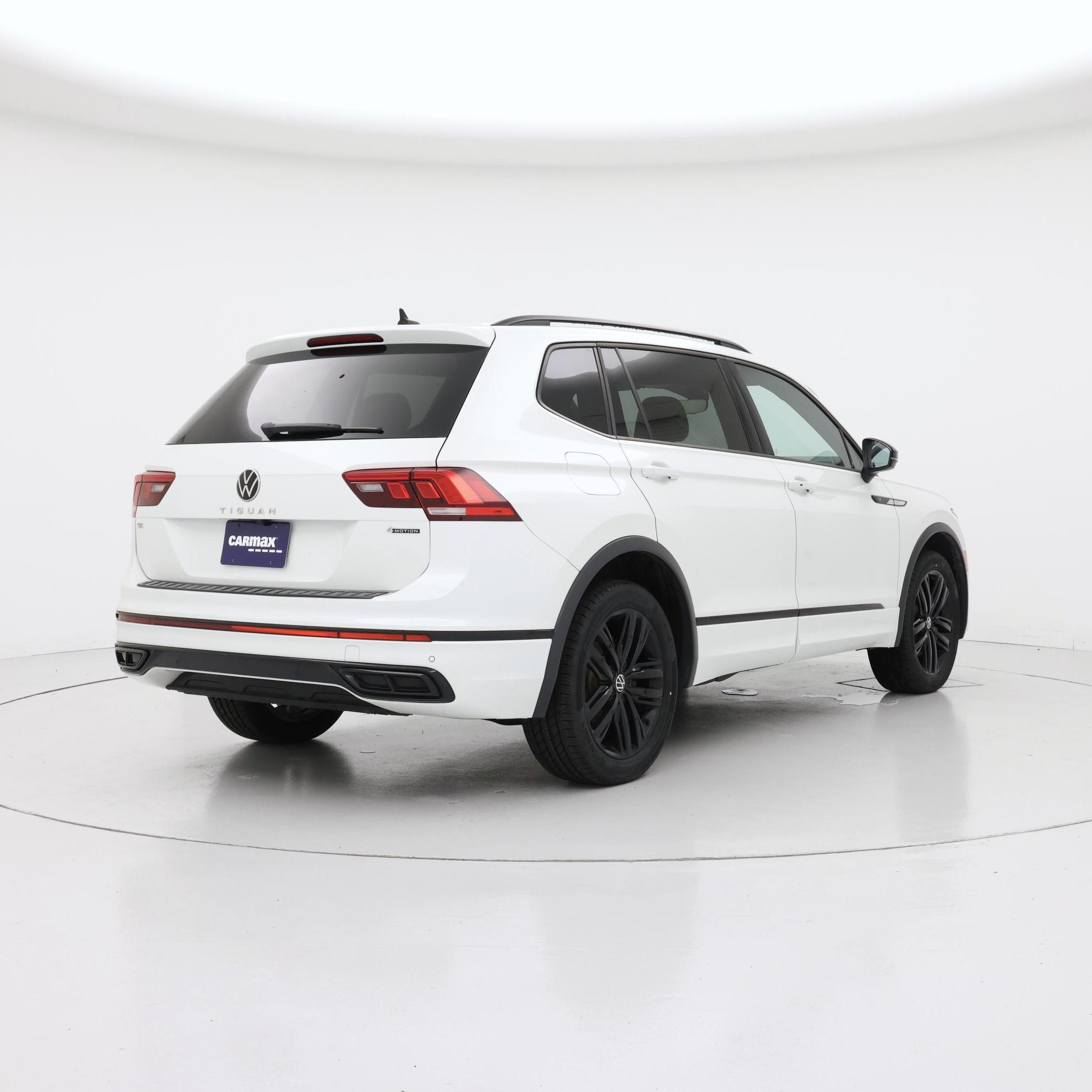 Thumbnail: 2022 Volkswagen Tiguan - 8