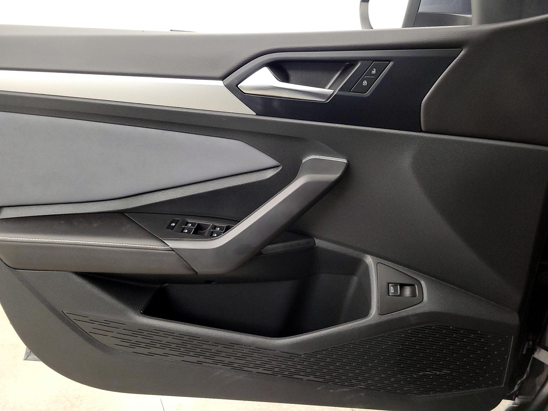 Thumbnail: 2025 Volkswagen Jetta - 12