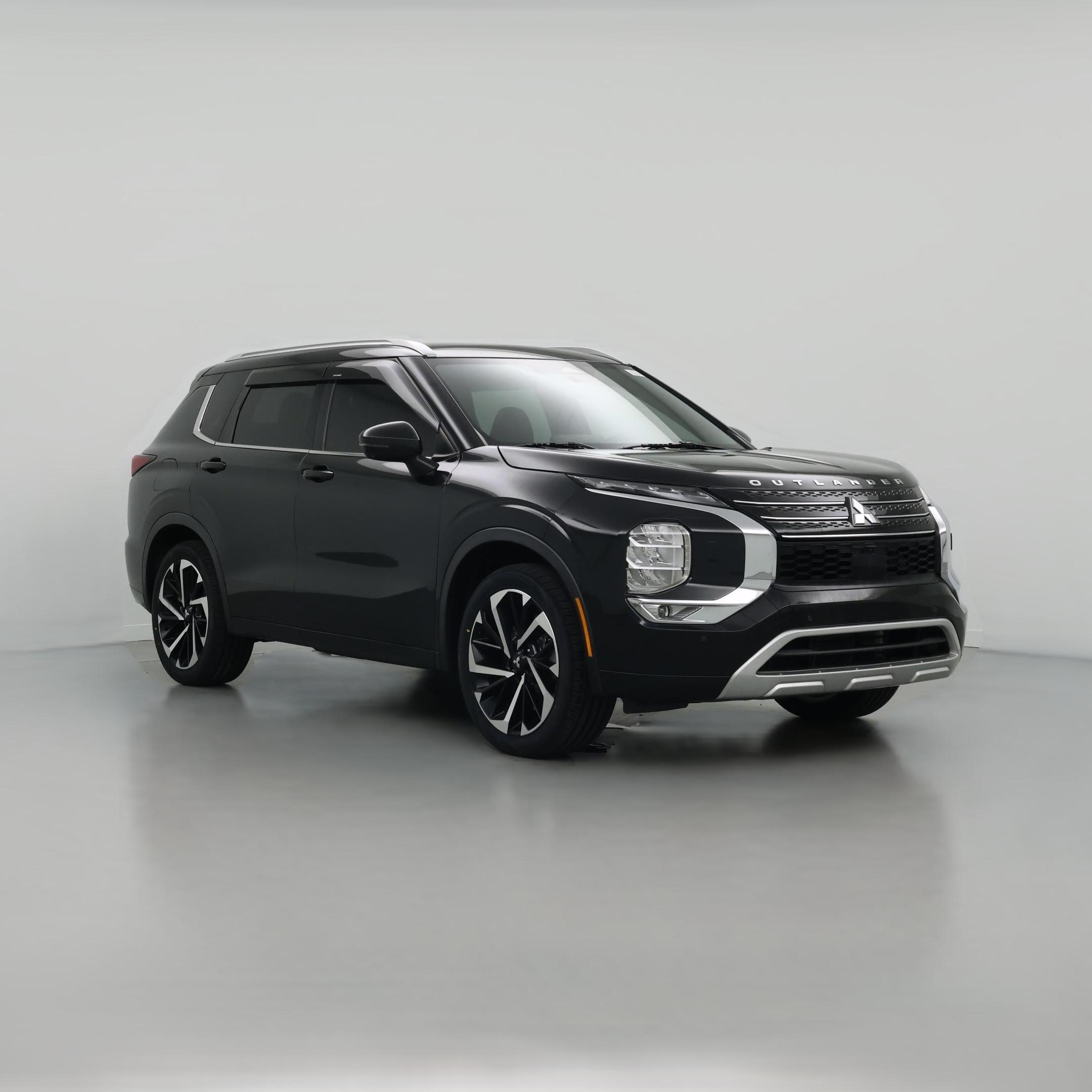 Thumbnail: 2022 Mitsubishi Outlander - 1