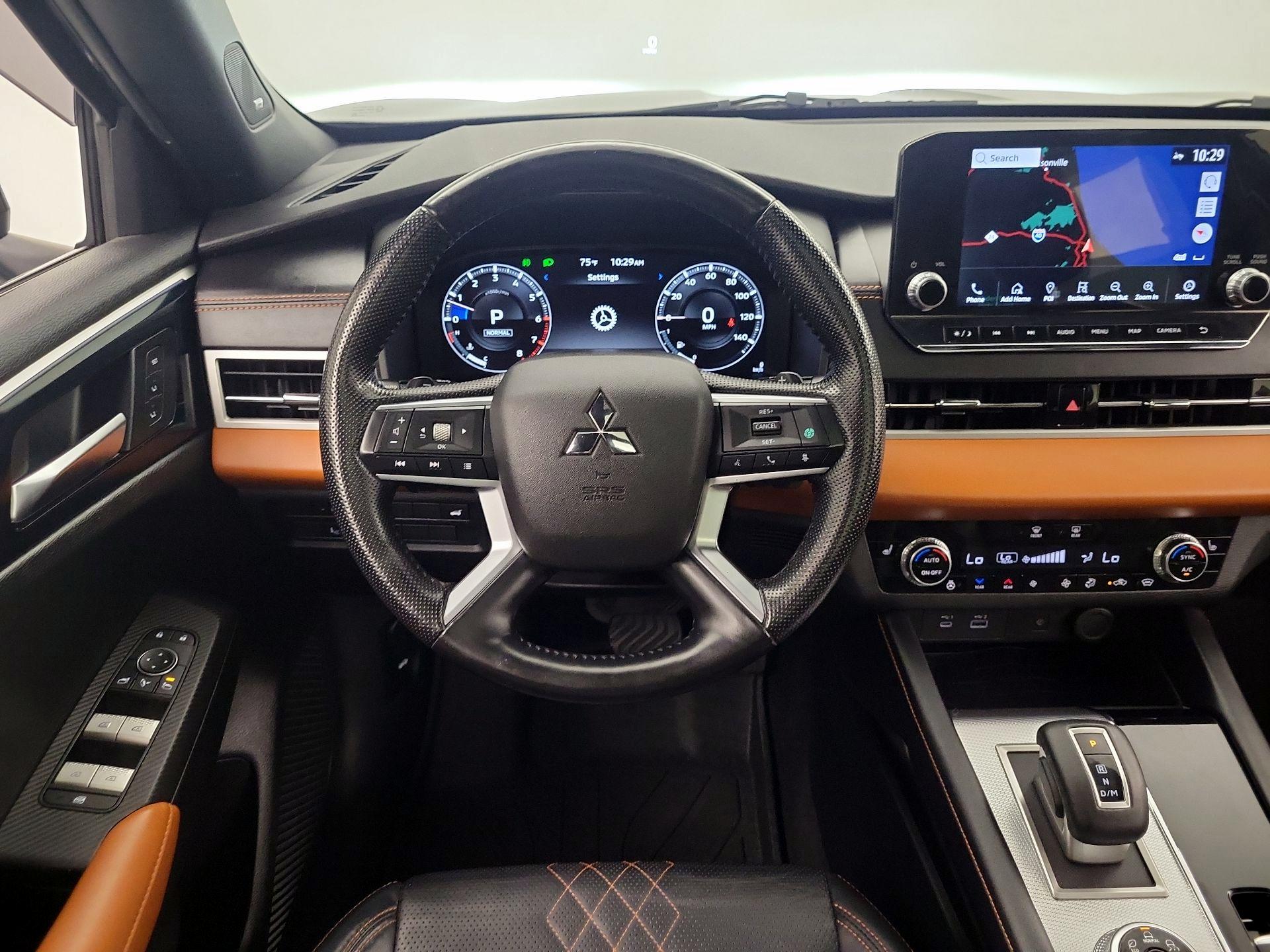Thumbnail: 2022 Mitsubishi Outlander - 10