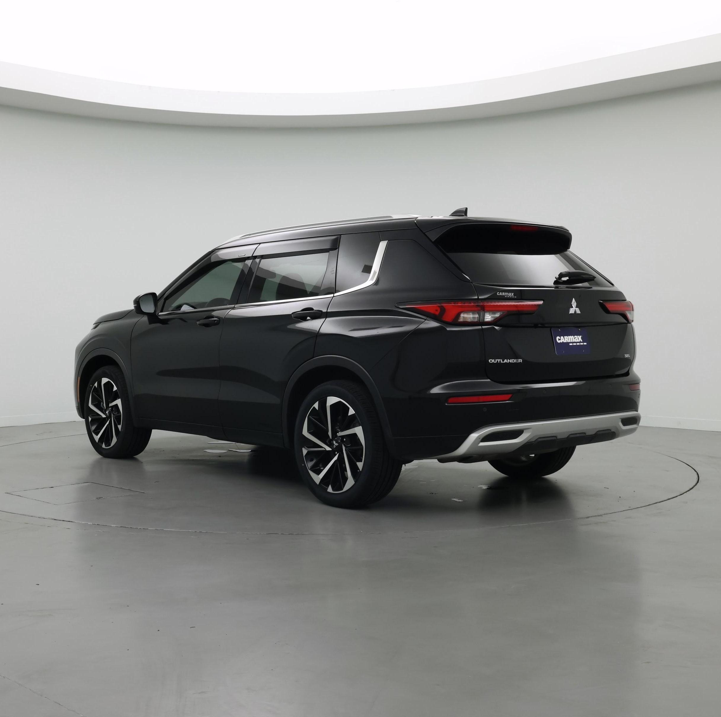 Thumbnail: 2022 Mitsubishi Outlander - 2
