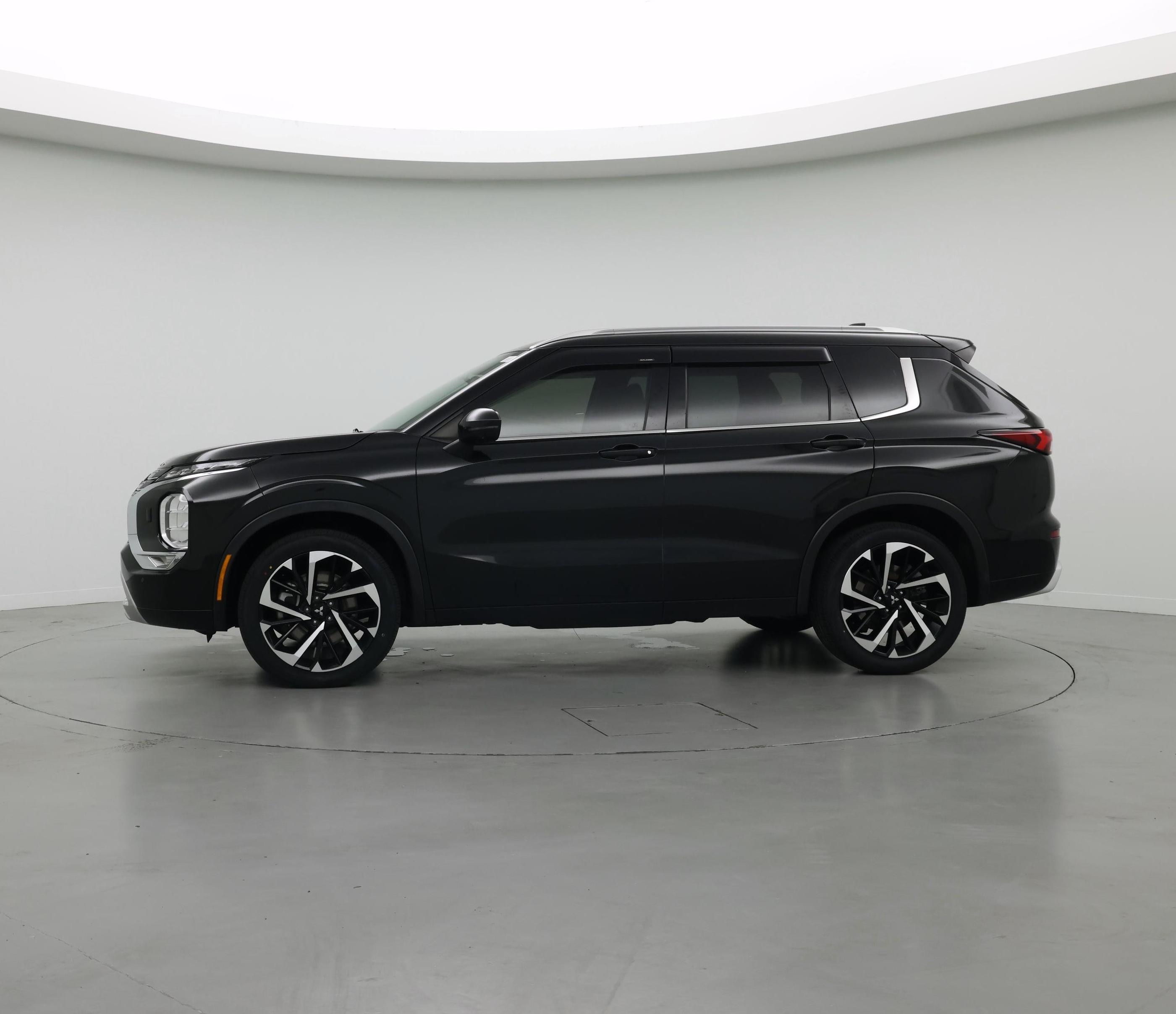Thumbnail: 2022 Mitsubishi Outlander - 3