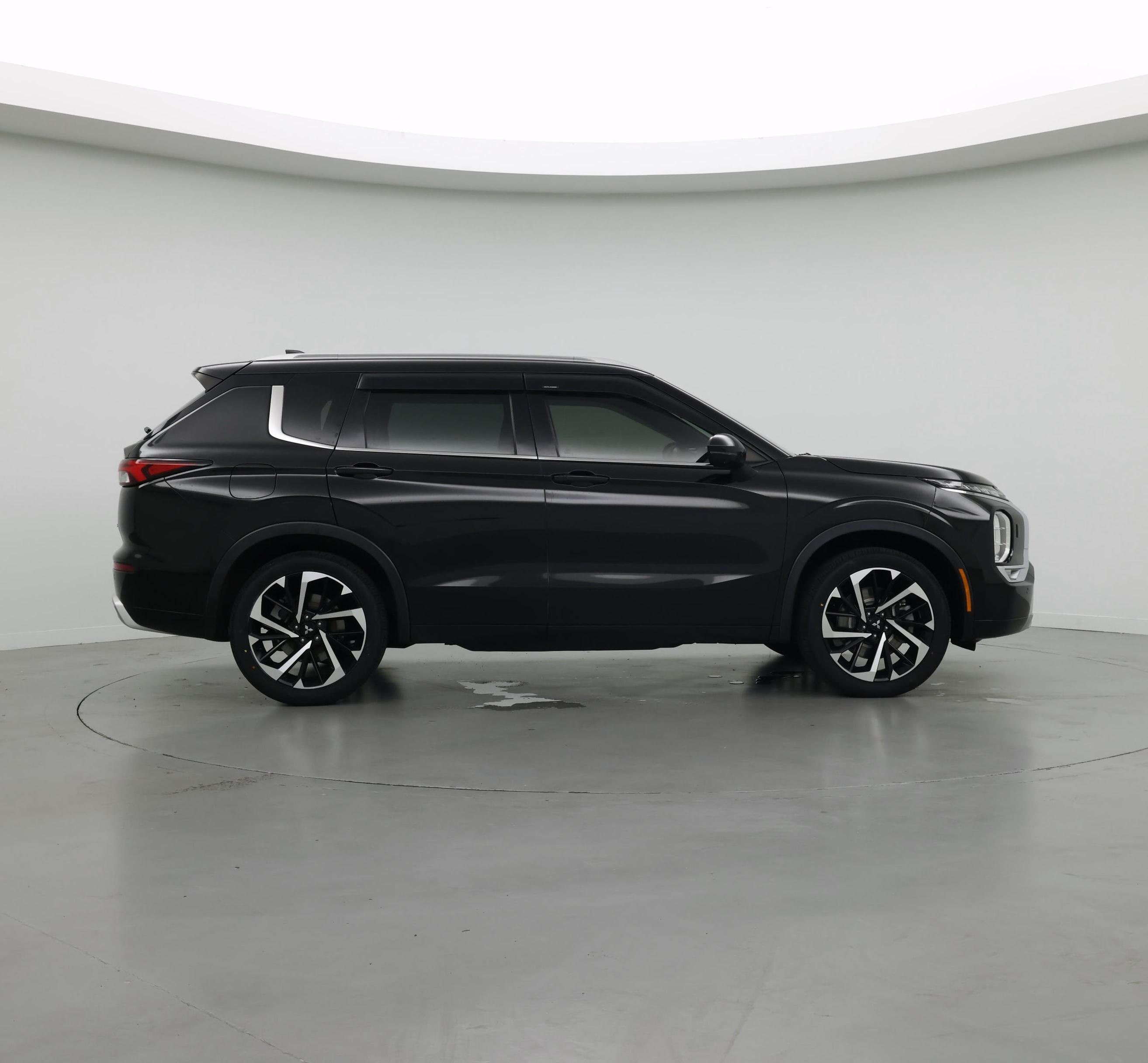 Thumbnail: 2022 Mitsubishi Outlander - 7