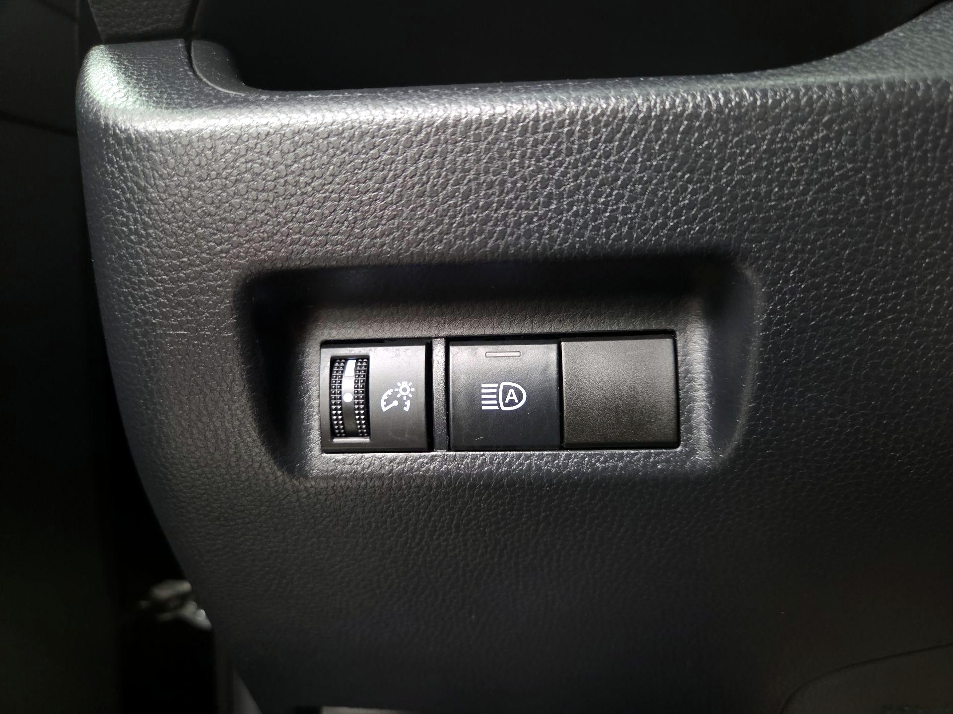 Thumbnail: 2020 Toyota RAV4 - 13