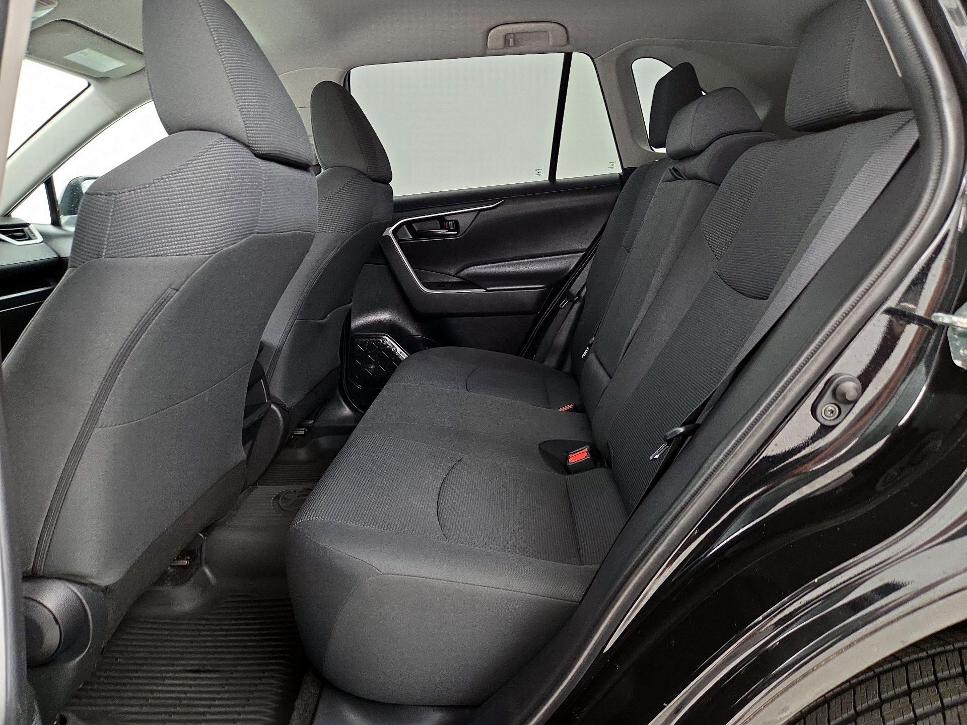 Thumbnail: 2020 Toyota RAV4 - 19