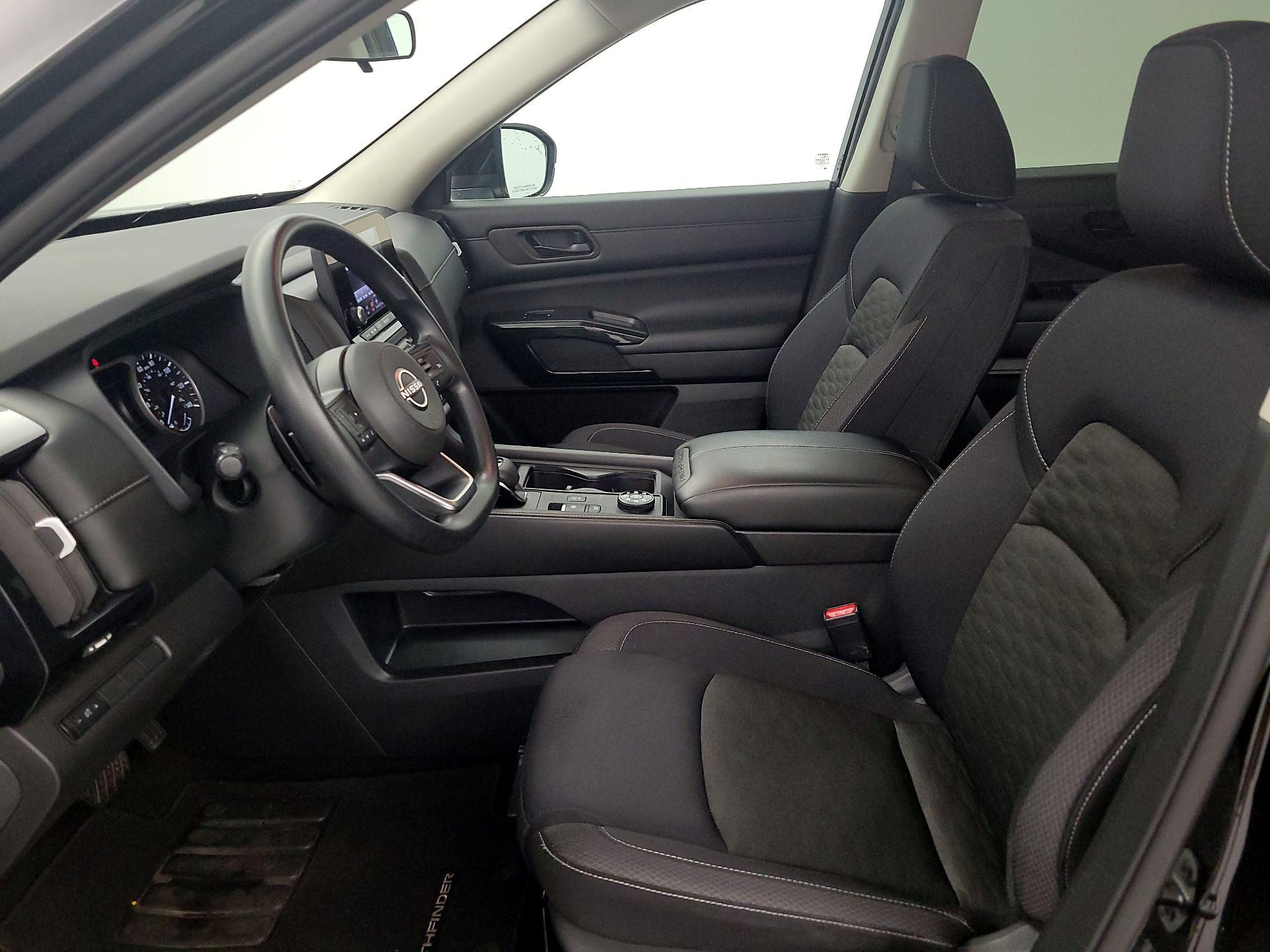 Thumbnail: 2023 Nissan Pathfinder - 11