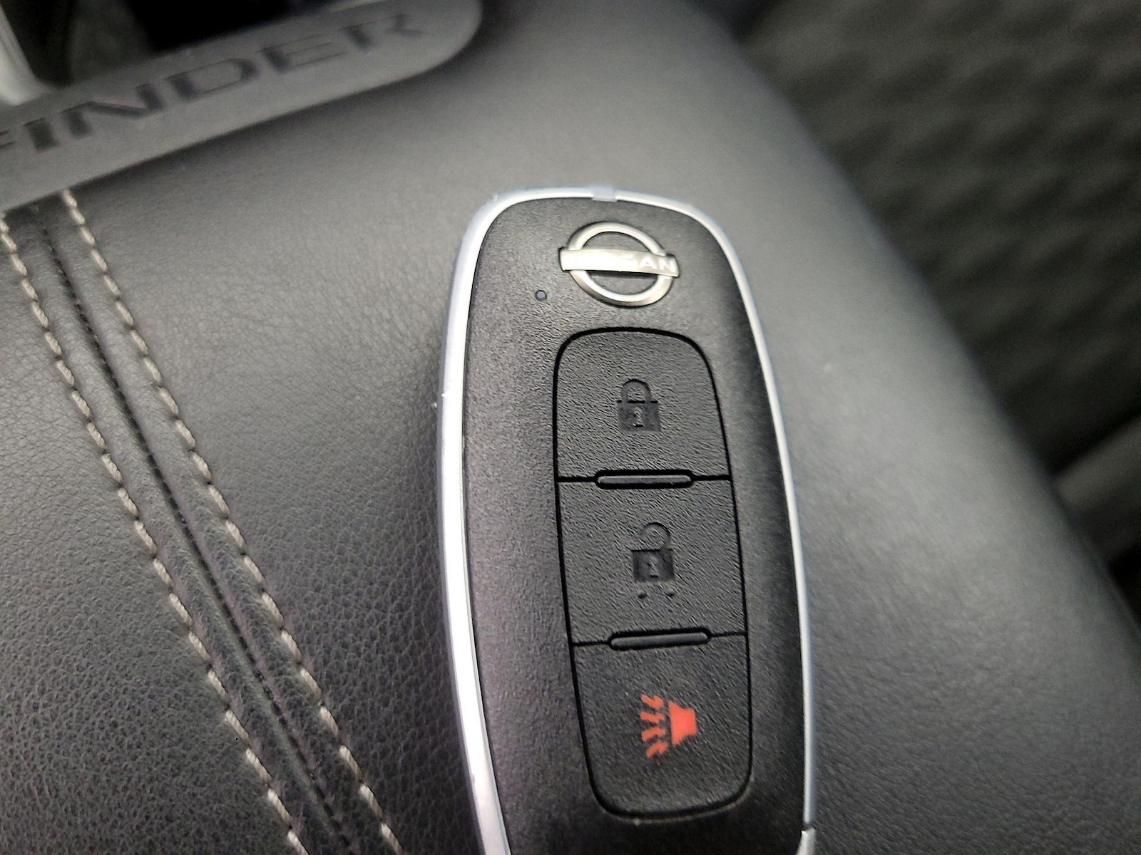 2024 Nissan Pathfinder S - Photo 23