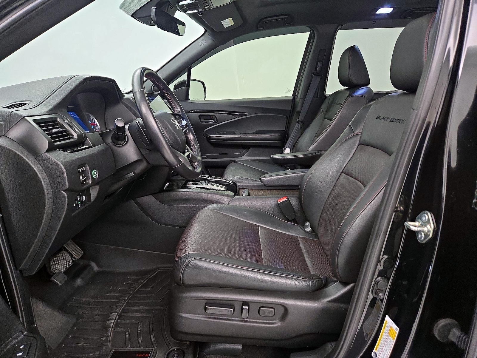 2020 Honda Pilot Black Edition - Photo 12
