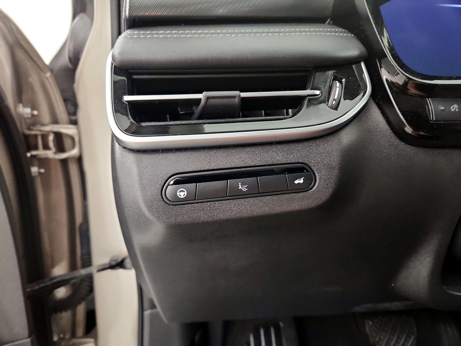 Thumbnail: 2023 INFINITI QX60 - 13