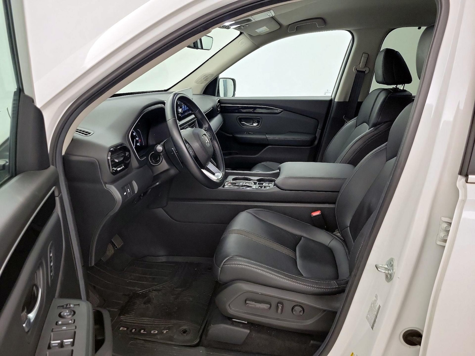 2025 Honda Pilot EX-L - Photo 12