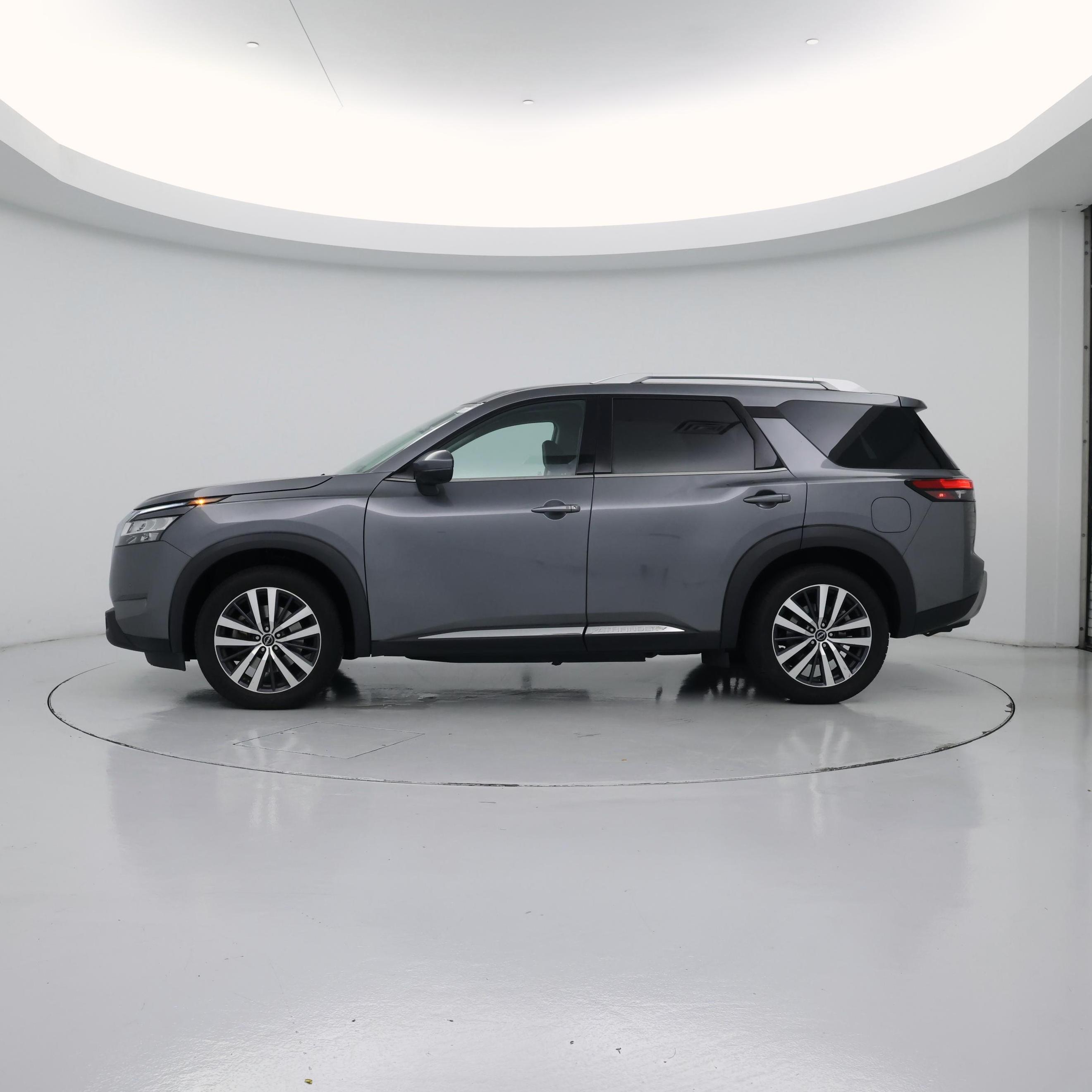 Thumbnail: 2022 Nissan Pathfinder - 3