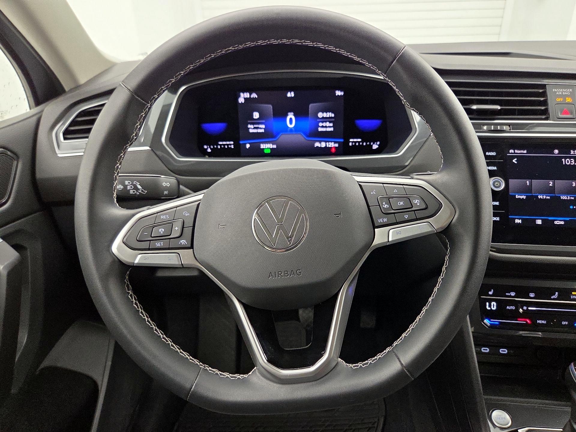 Thumbnail: 2023 Volkswagen Tiguan - 10